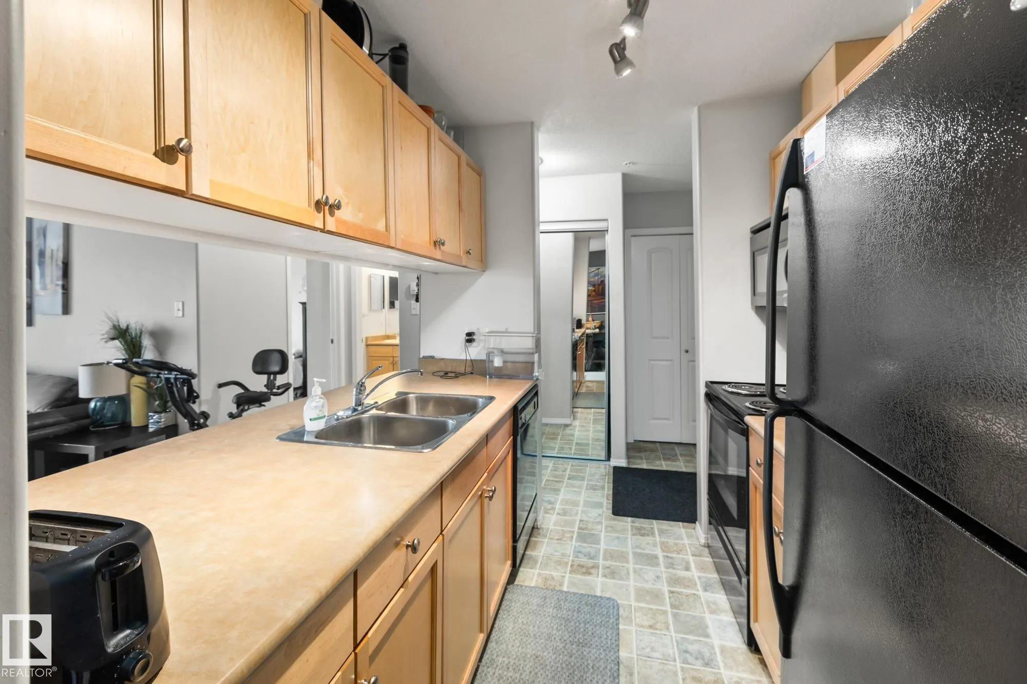 50 Woodsmere Close