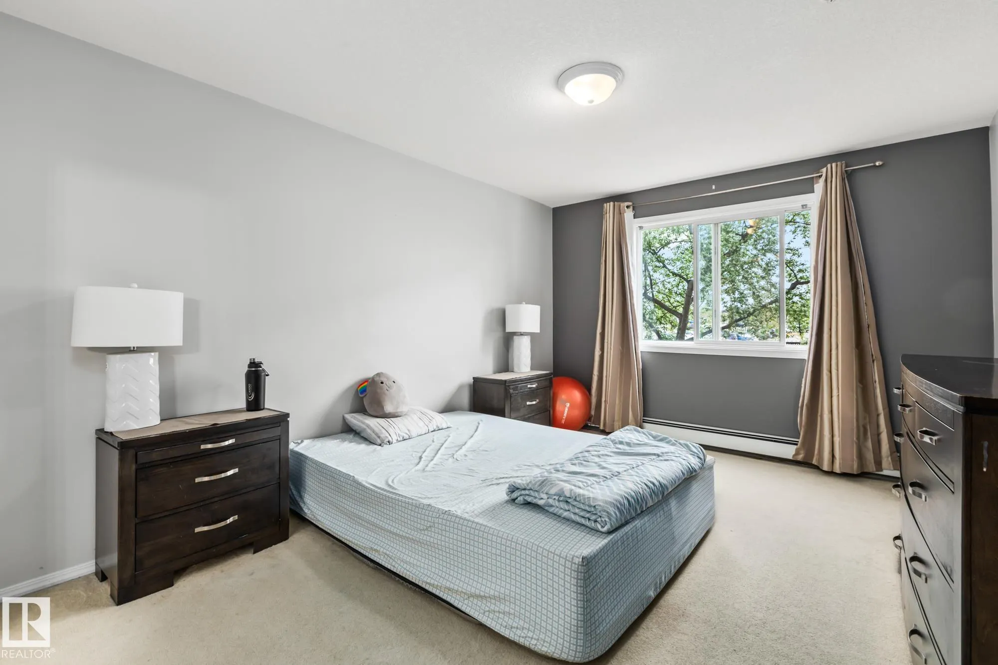 50 Woodsmere Close