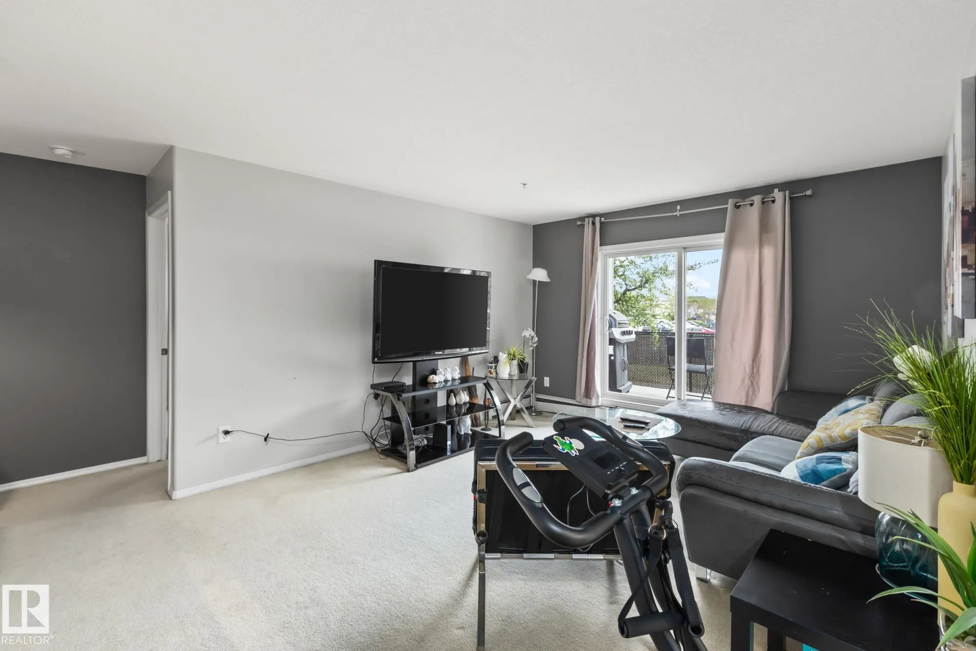 50 Woodsmere Close