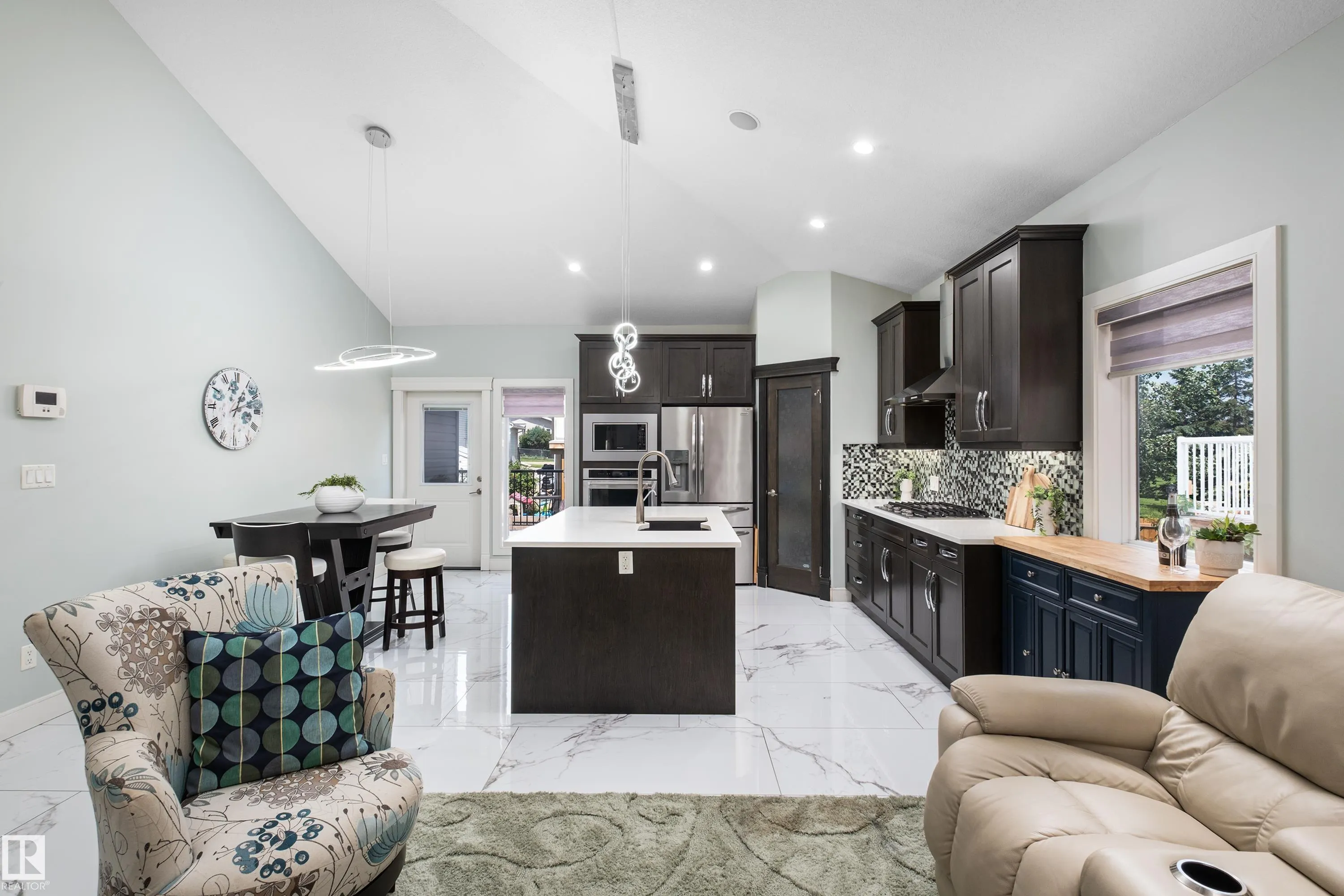 18 Lakevista Point(e)
