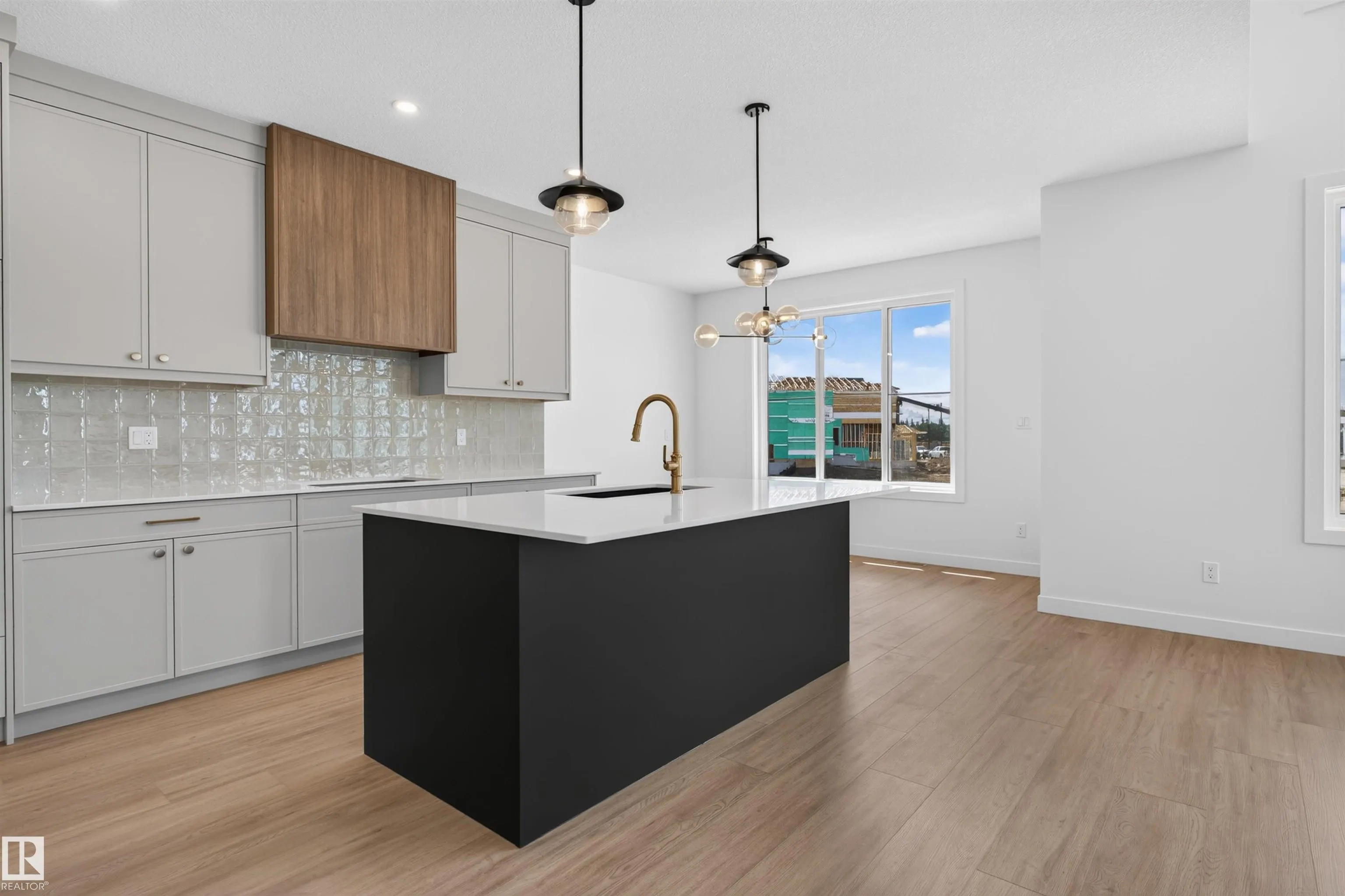 273 PATERSON Link