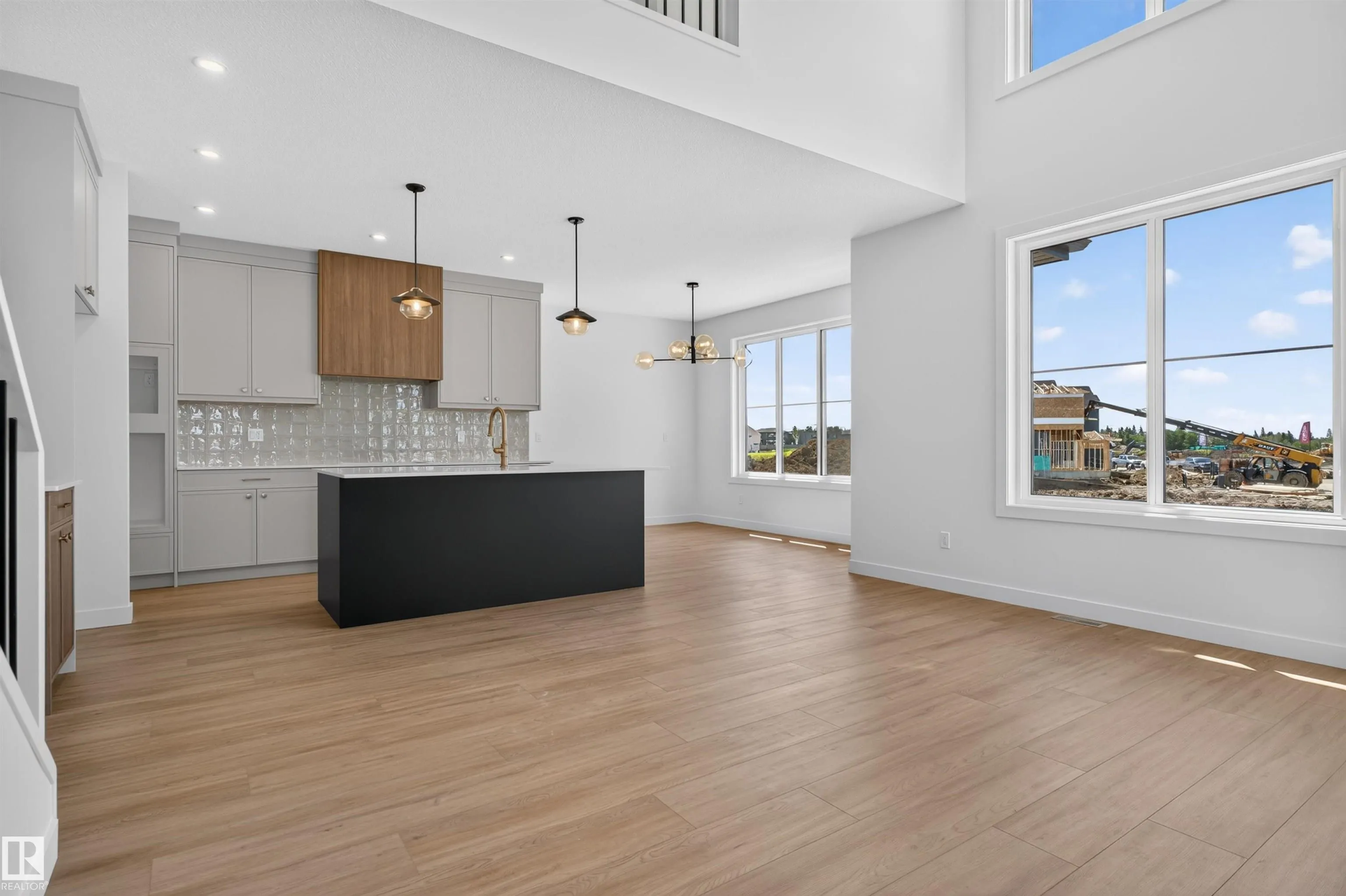 273 PATERSON Link