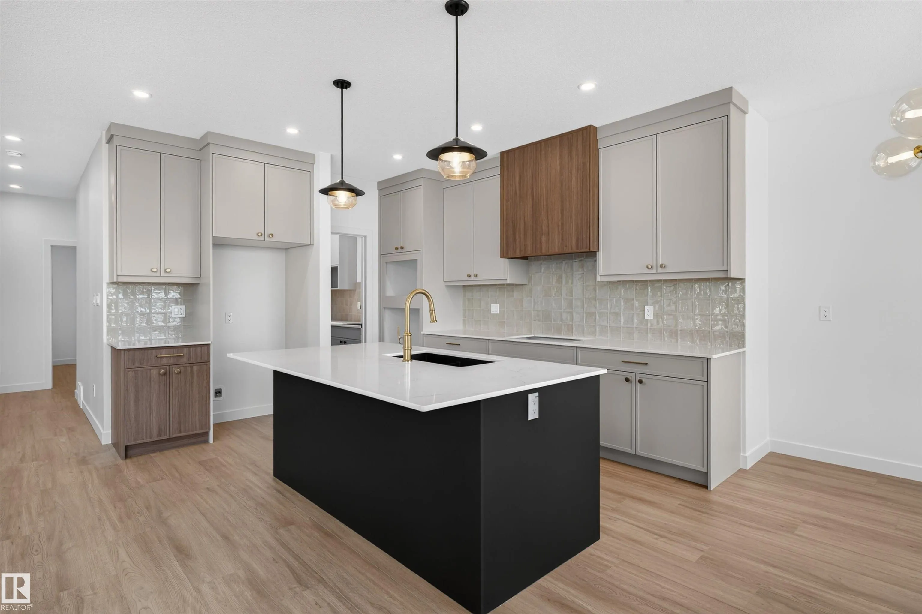 273 PATERSON Link