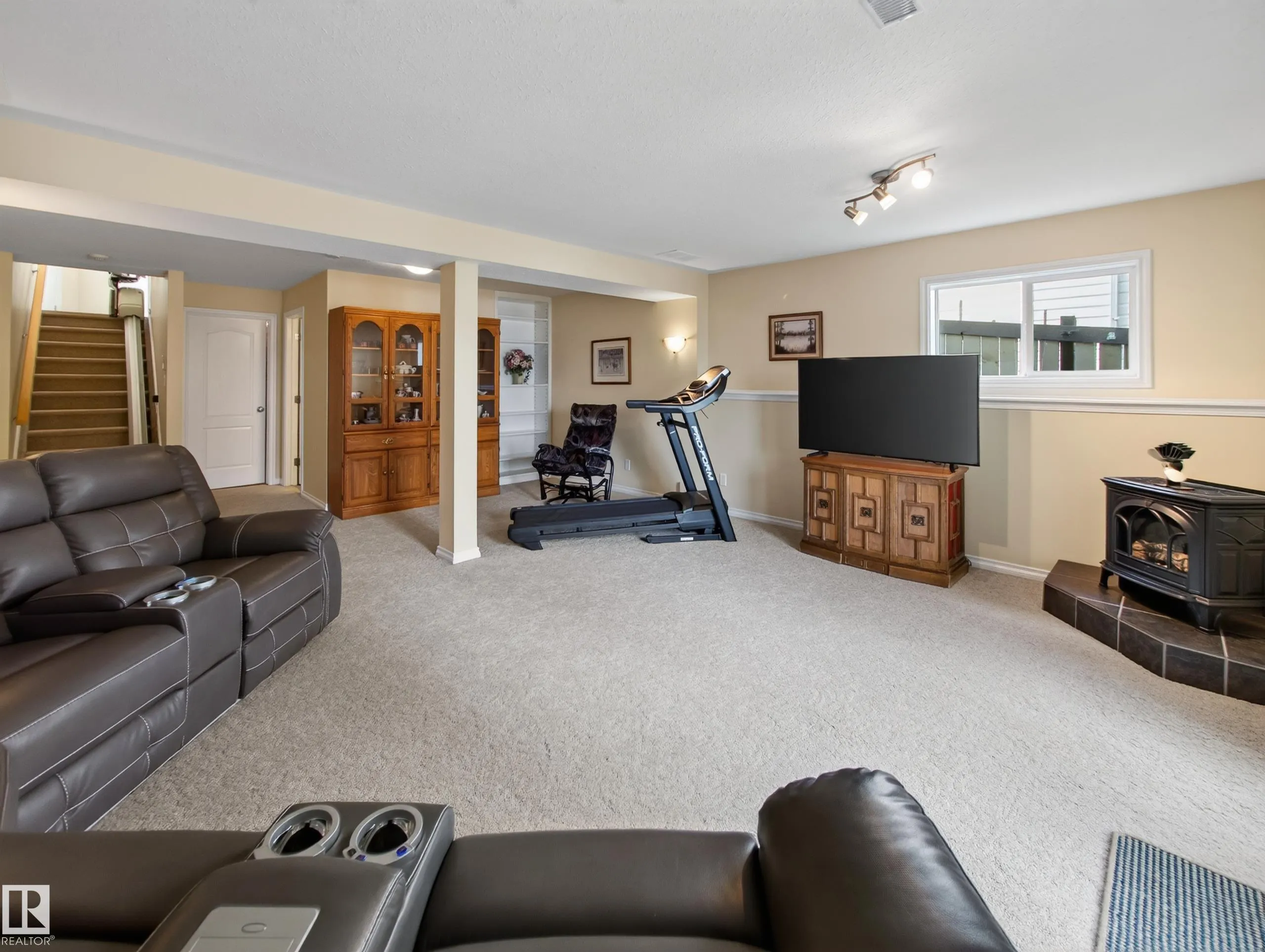 148 FORREST Drive
