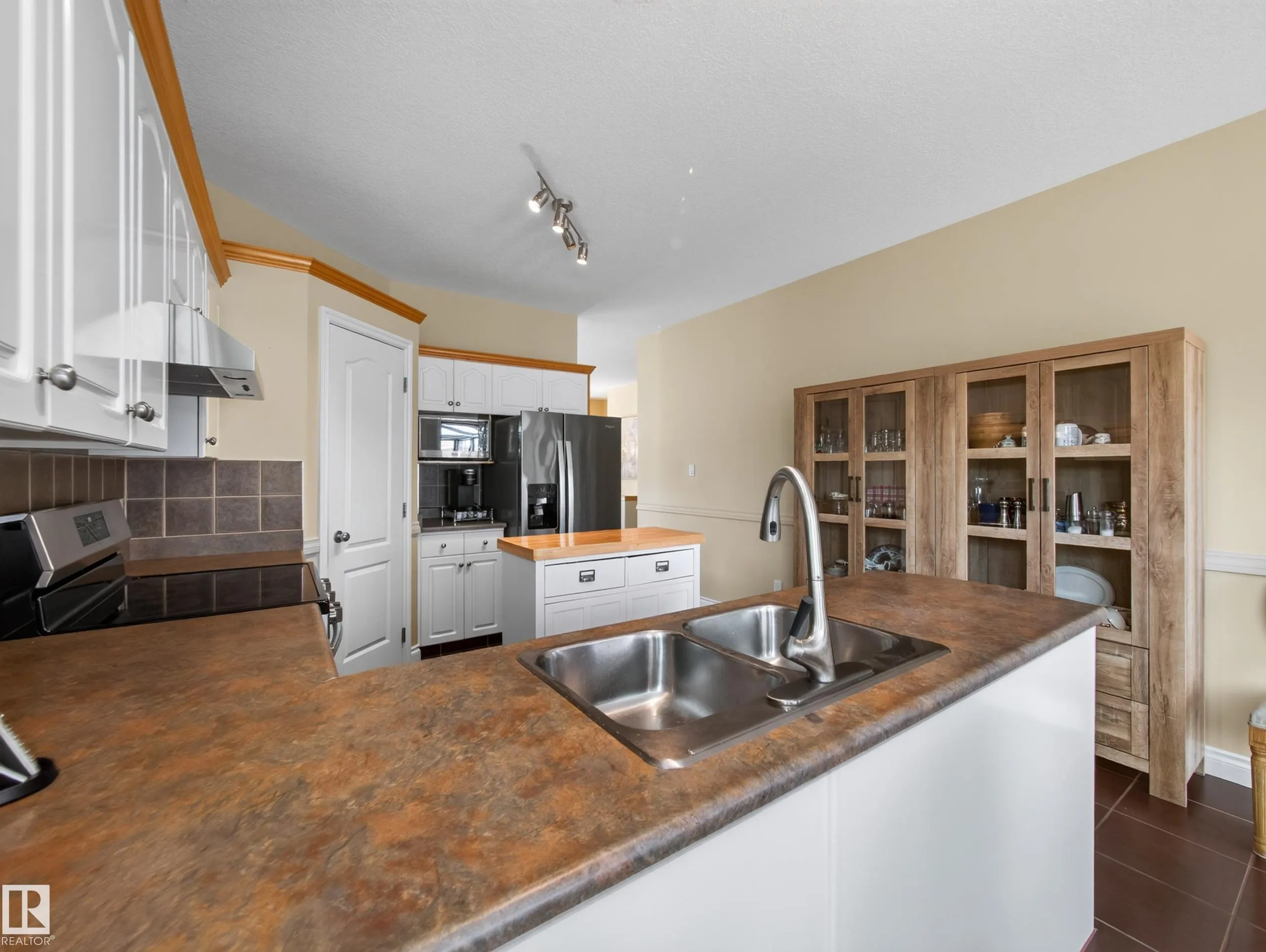 148 FORREST Drive