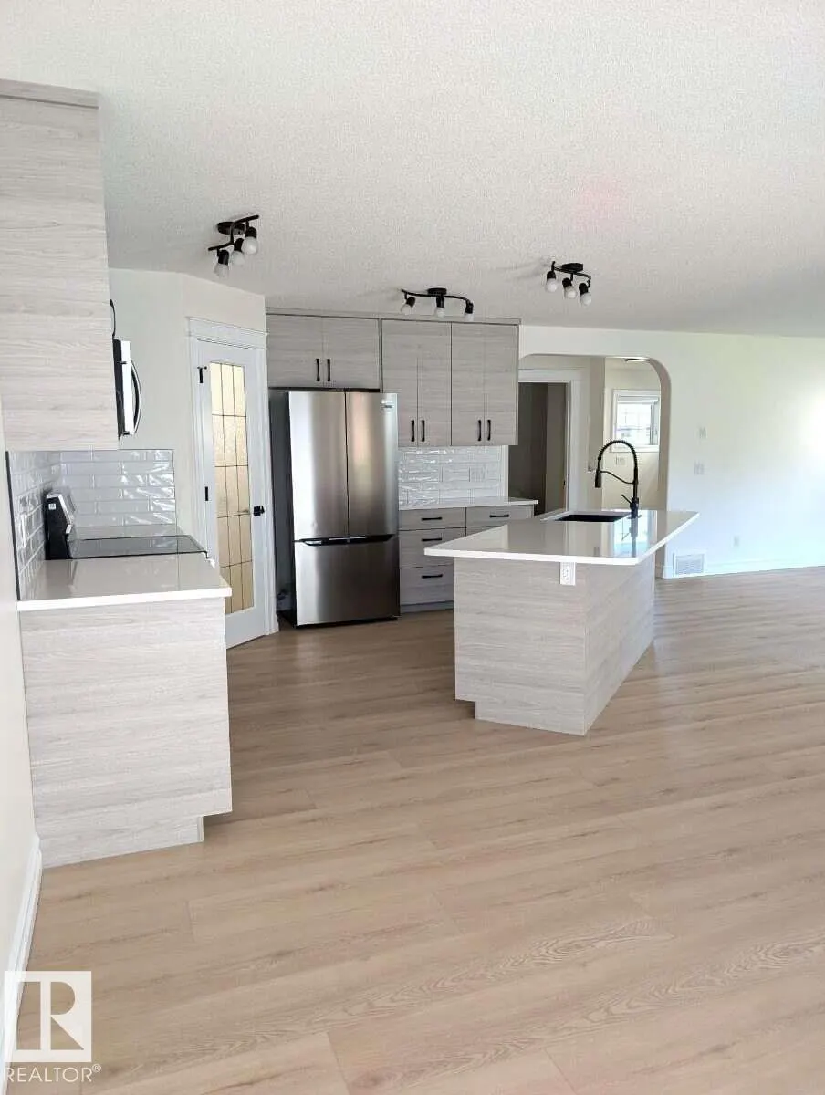1236 WESTERRA Crescent