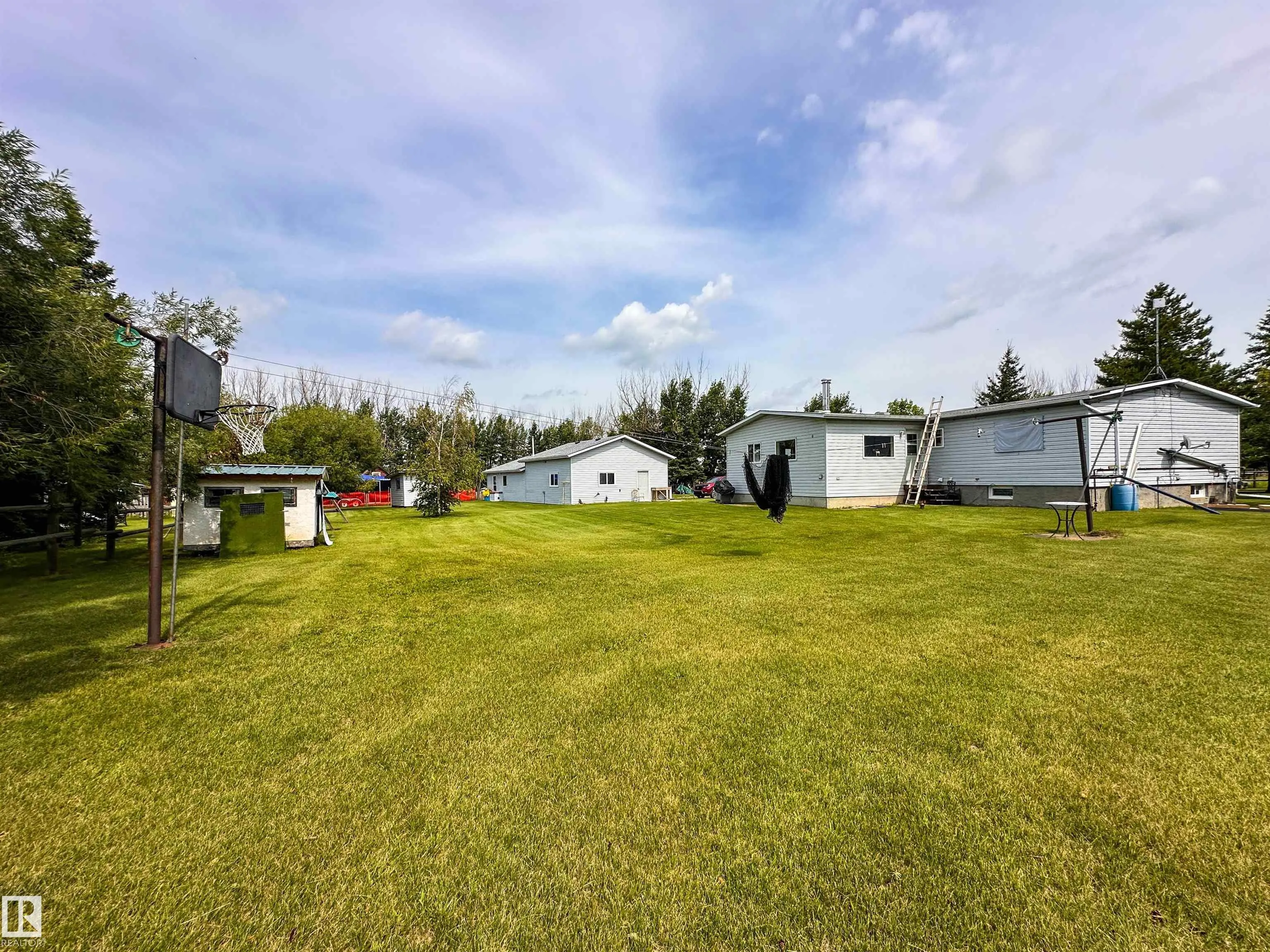 55302 RGE ROAD 261