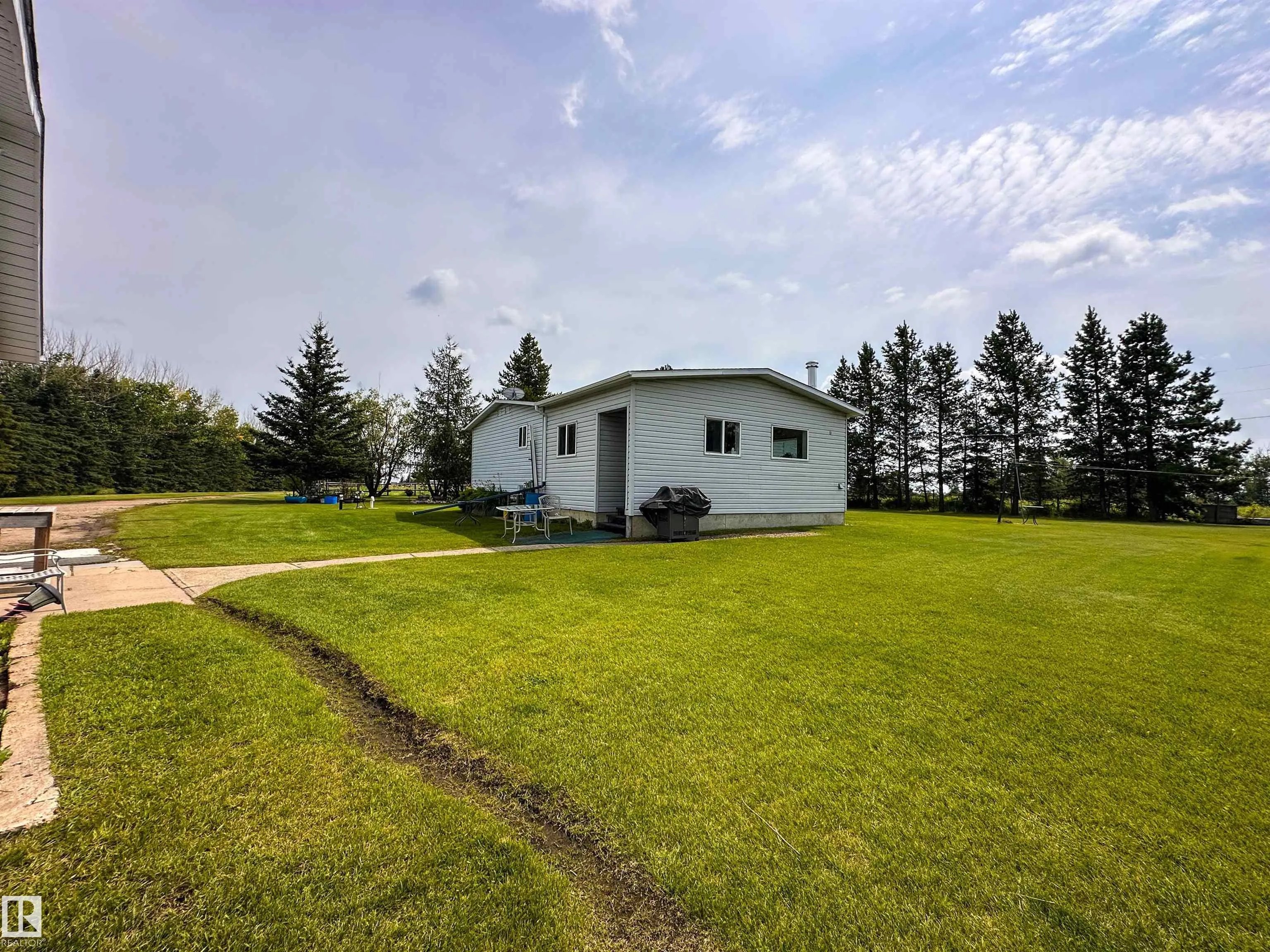 55302 RGE ROAD 261