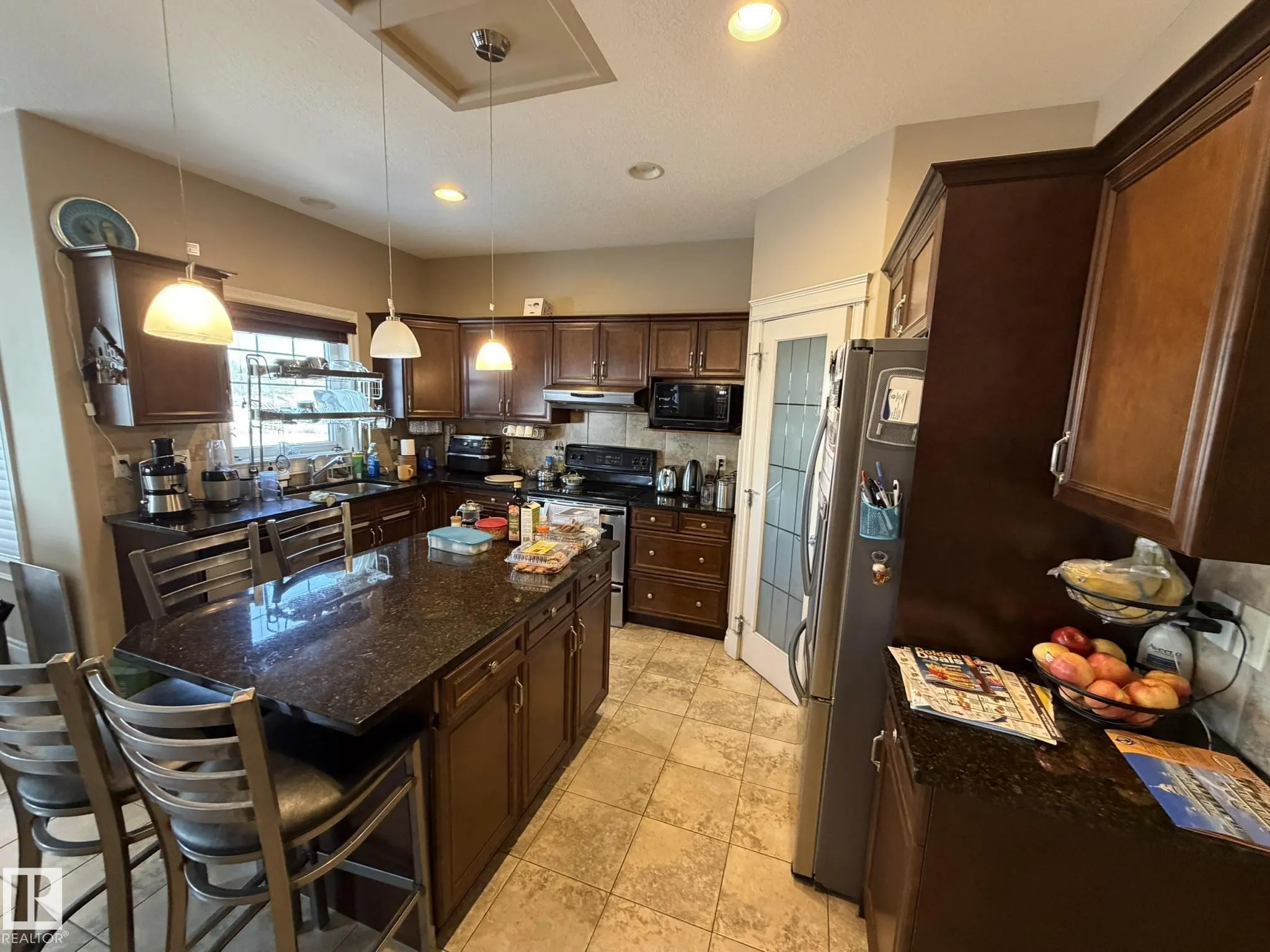 551 STEWART Crescent