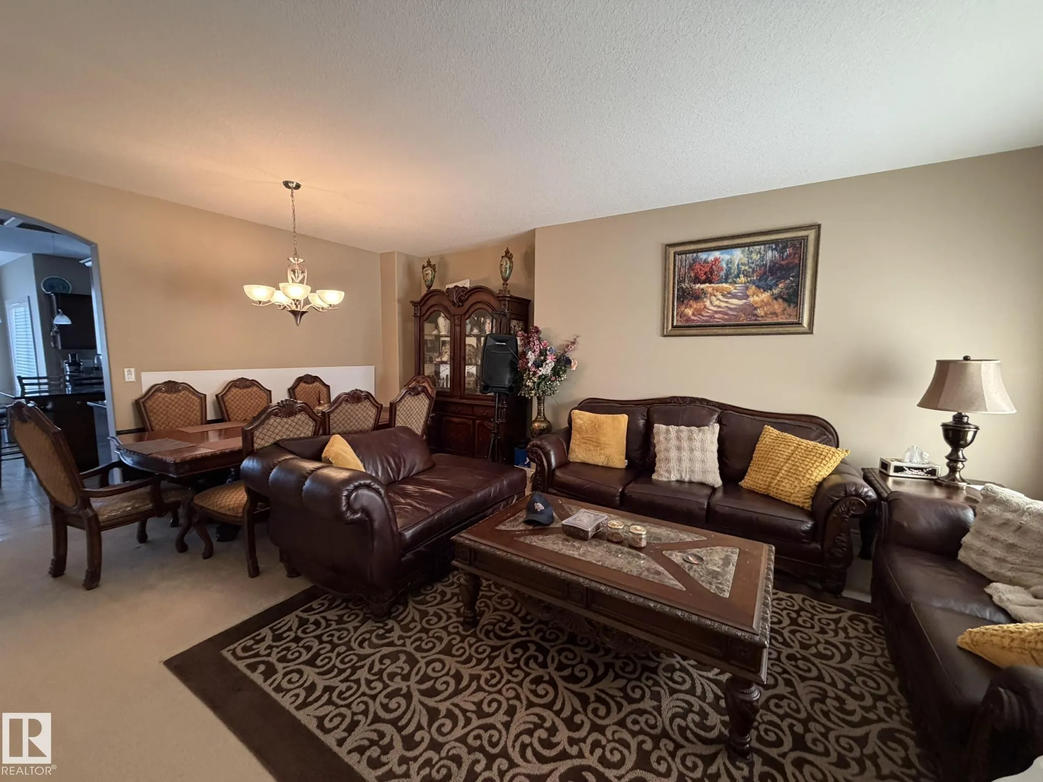 551 STEWART Crescent