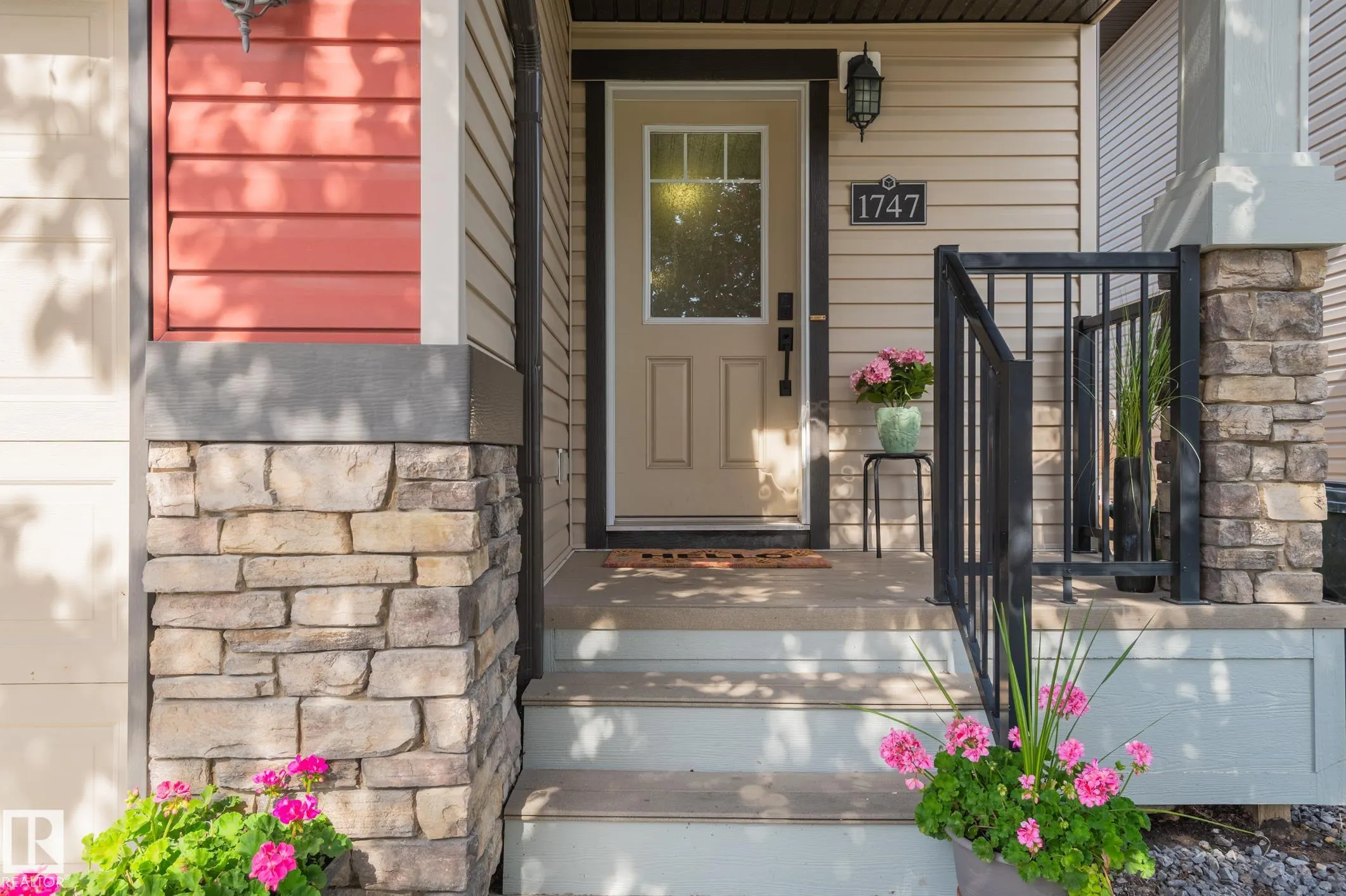 1747 HAMMOND Crescent