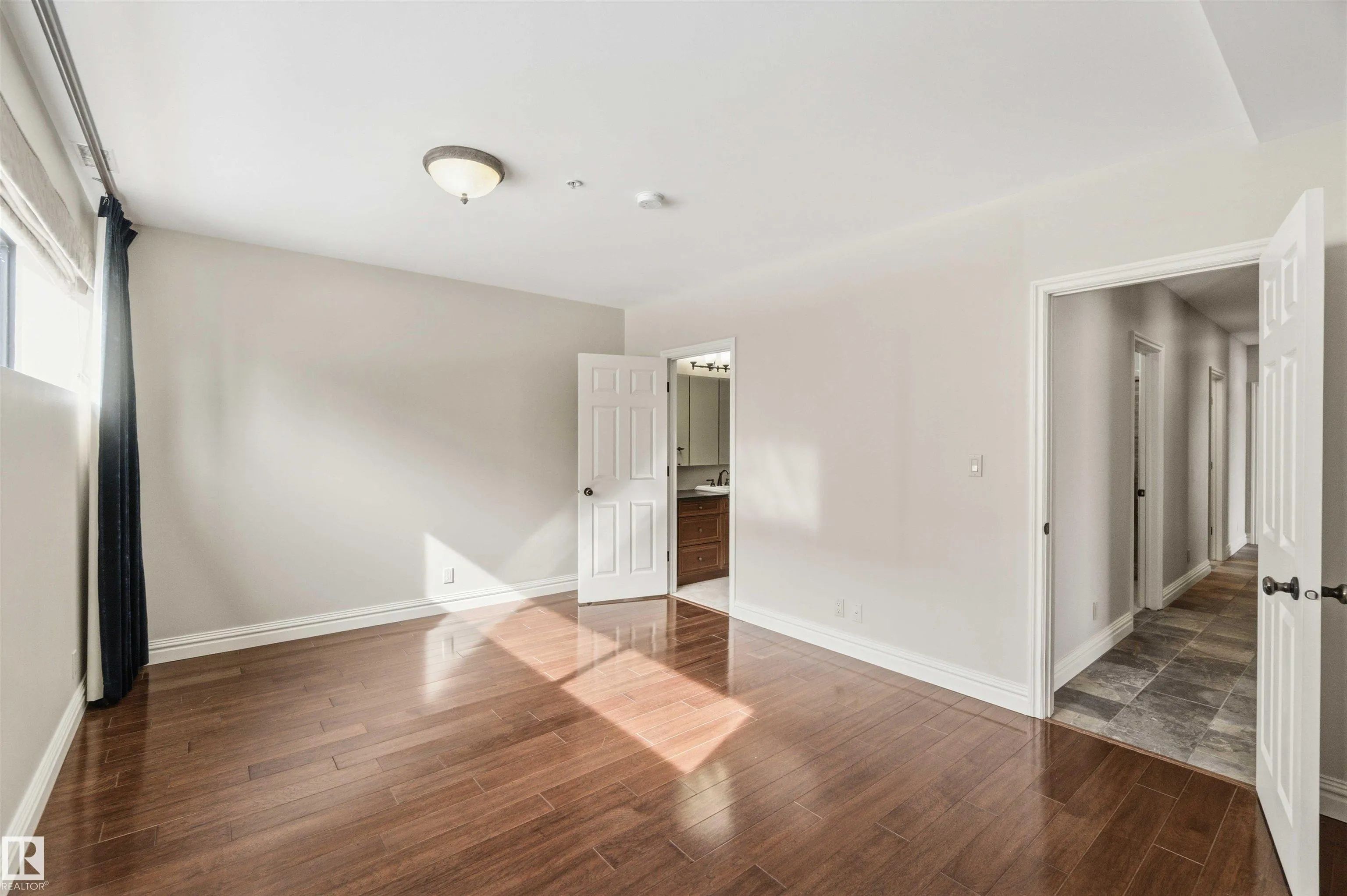 10009 102 Avenue