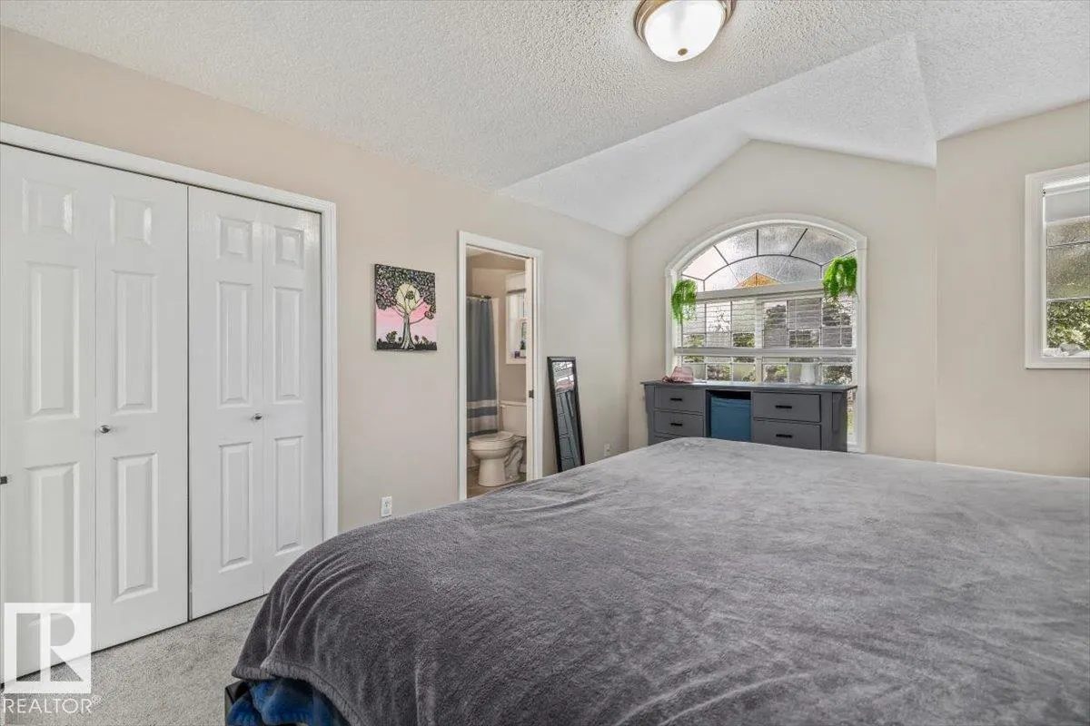 4744 TERWILLEGAR Common