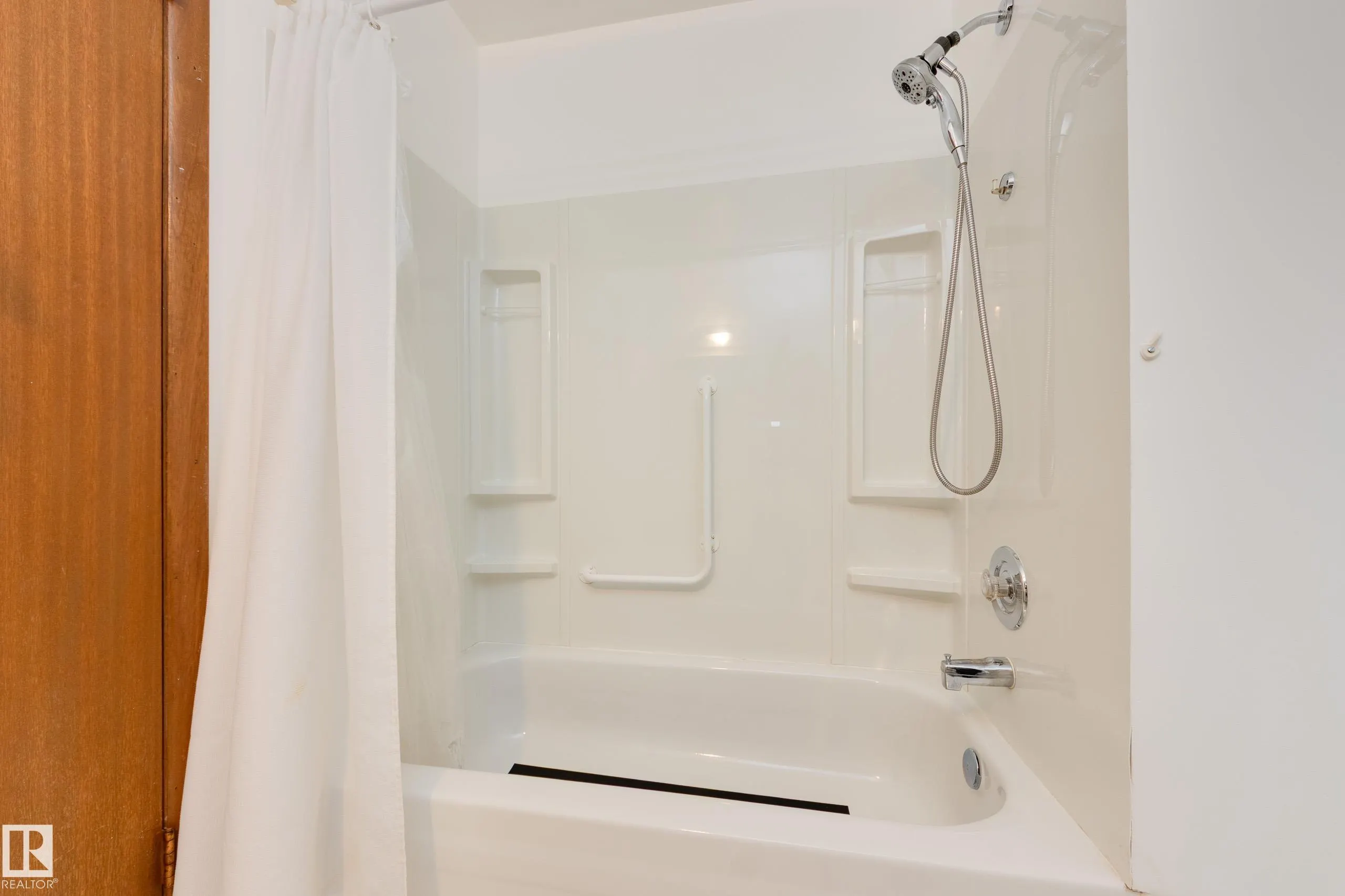 7 STRATHCONA Place