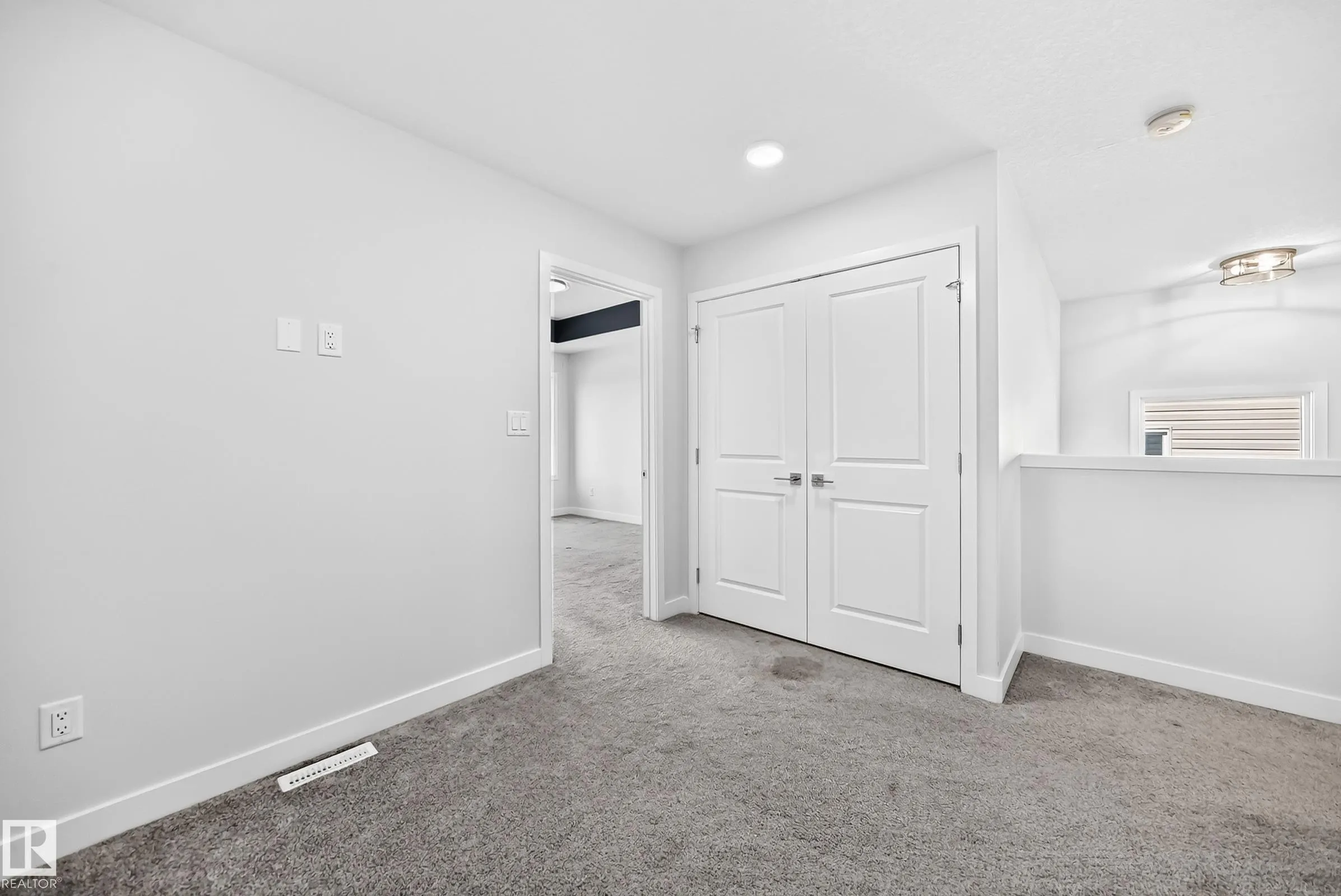 8823 CARSON Way