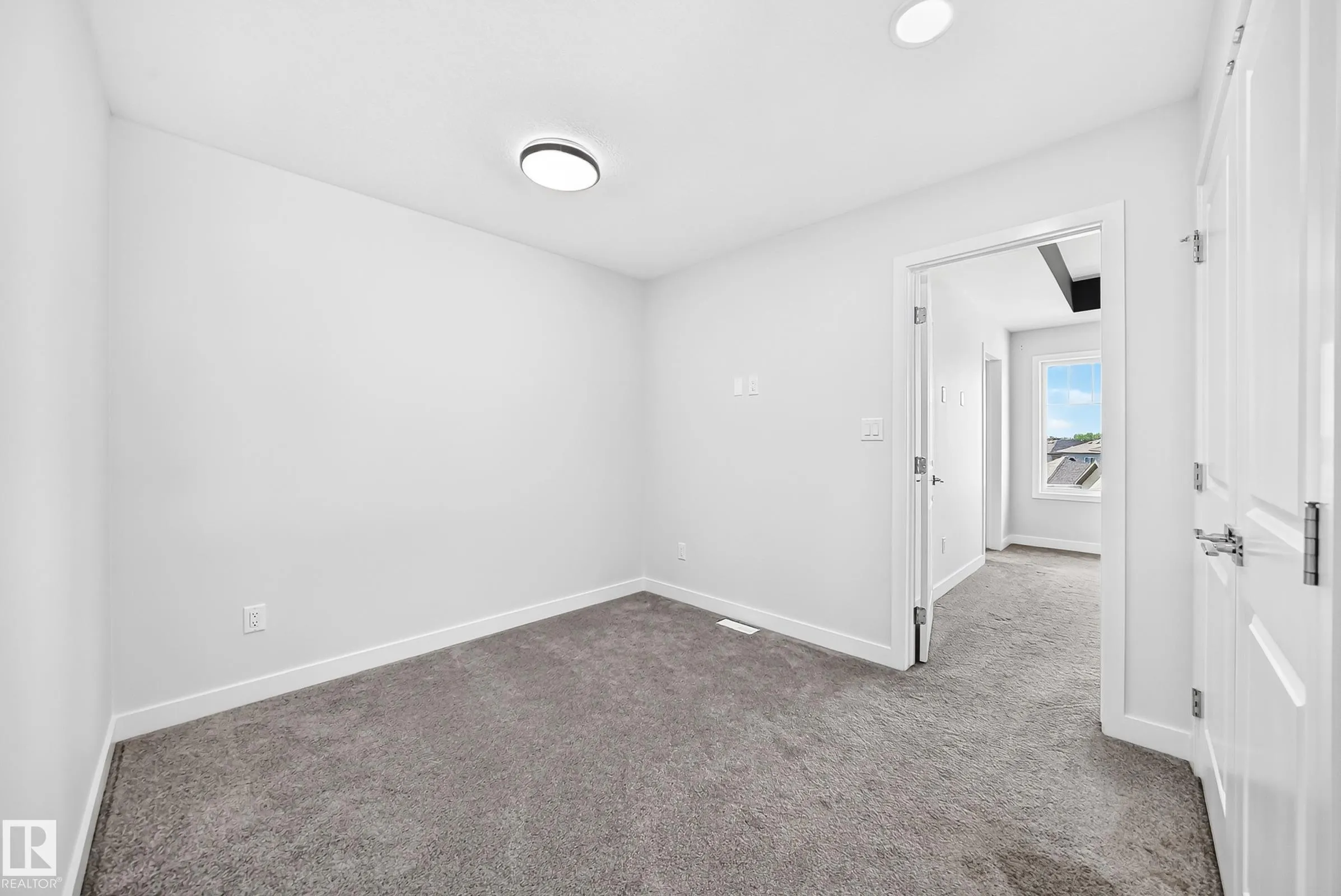 8823 CARSON Way