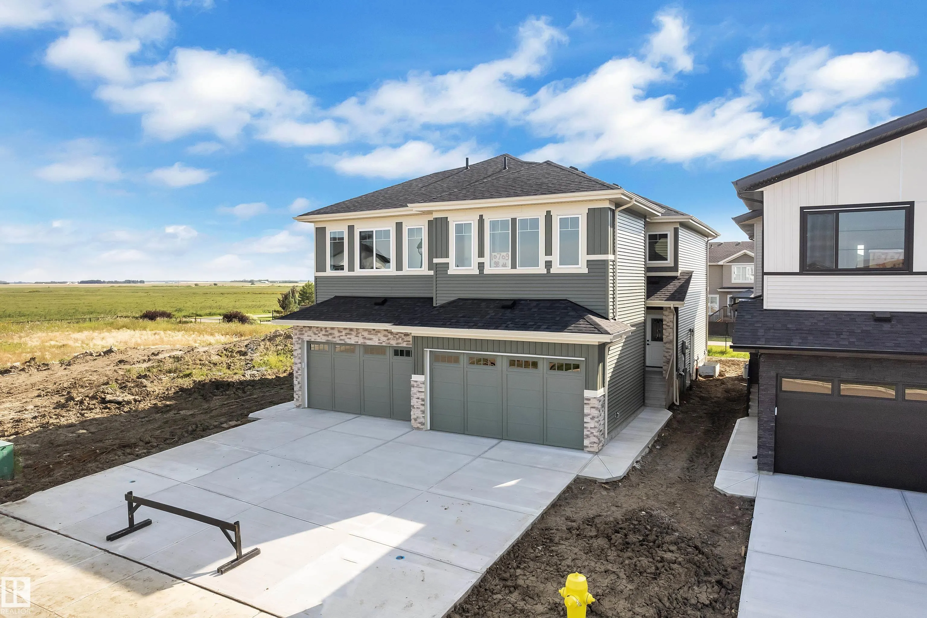 10709 98 Street