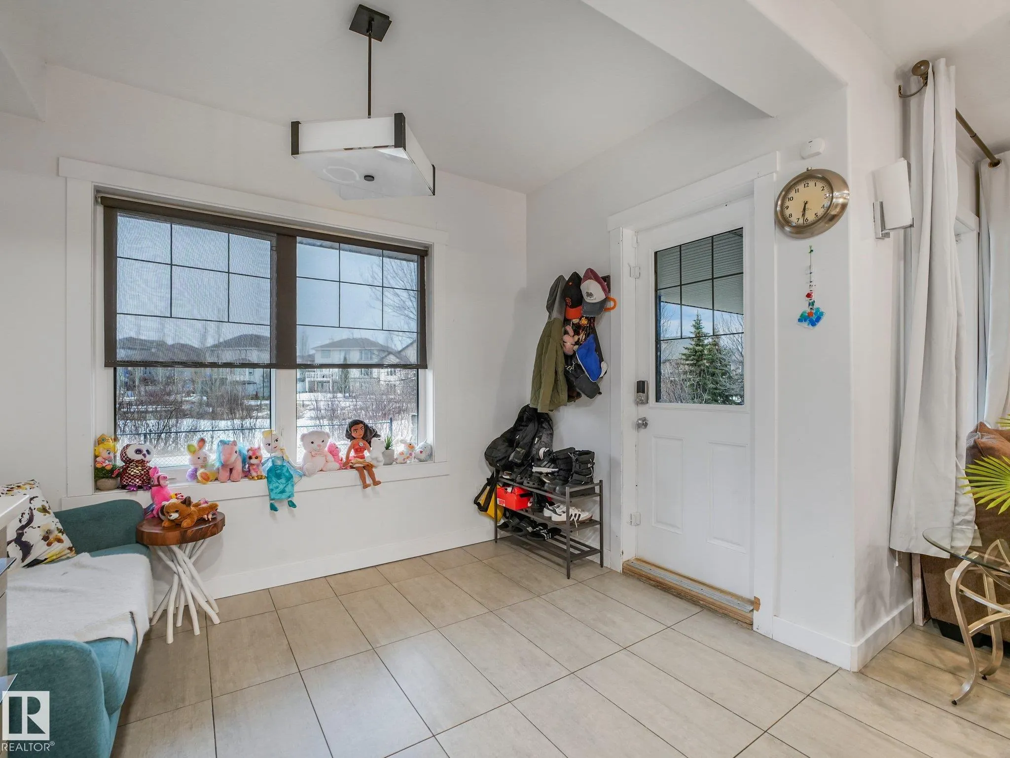 876 HODGINS Road