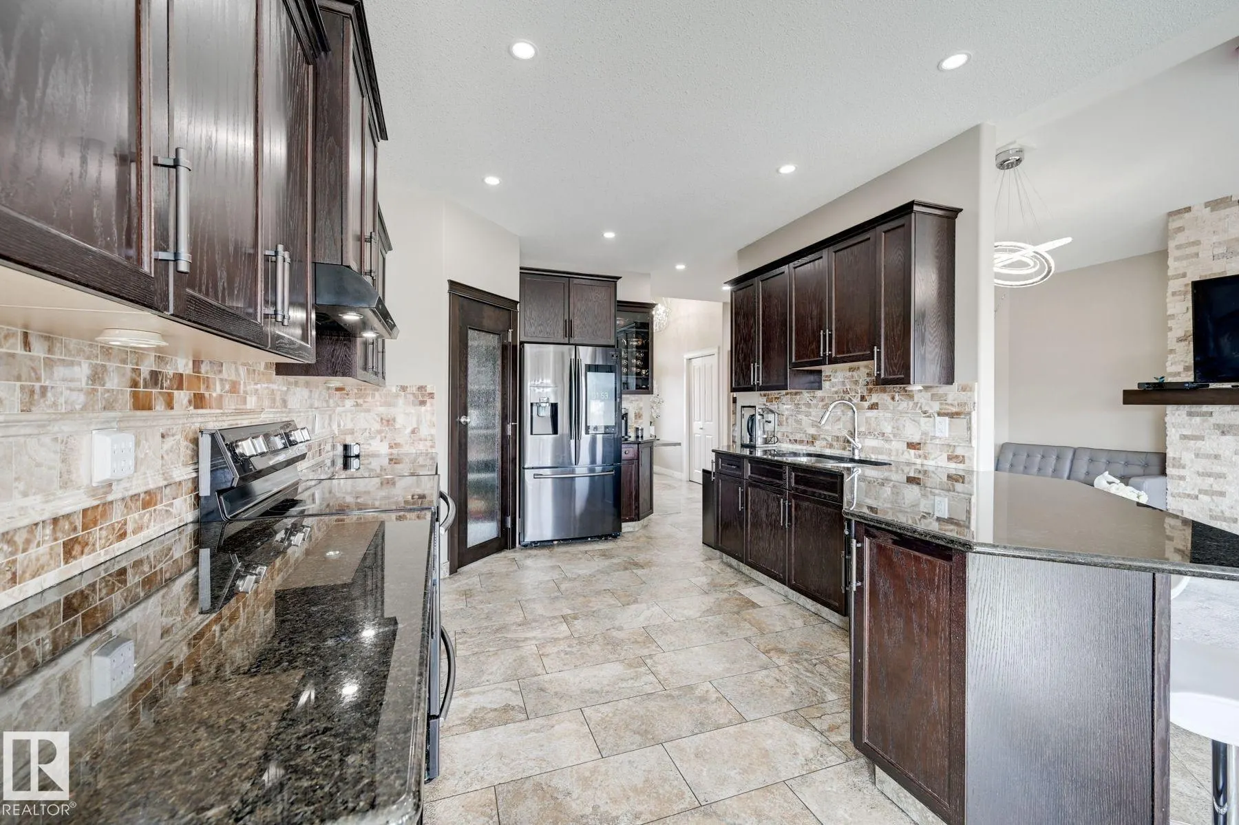 876 HODGINS Road