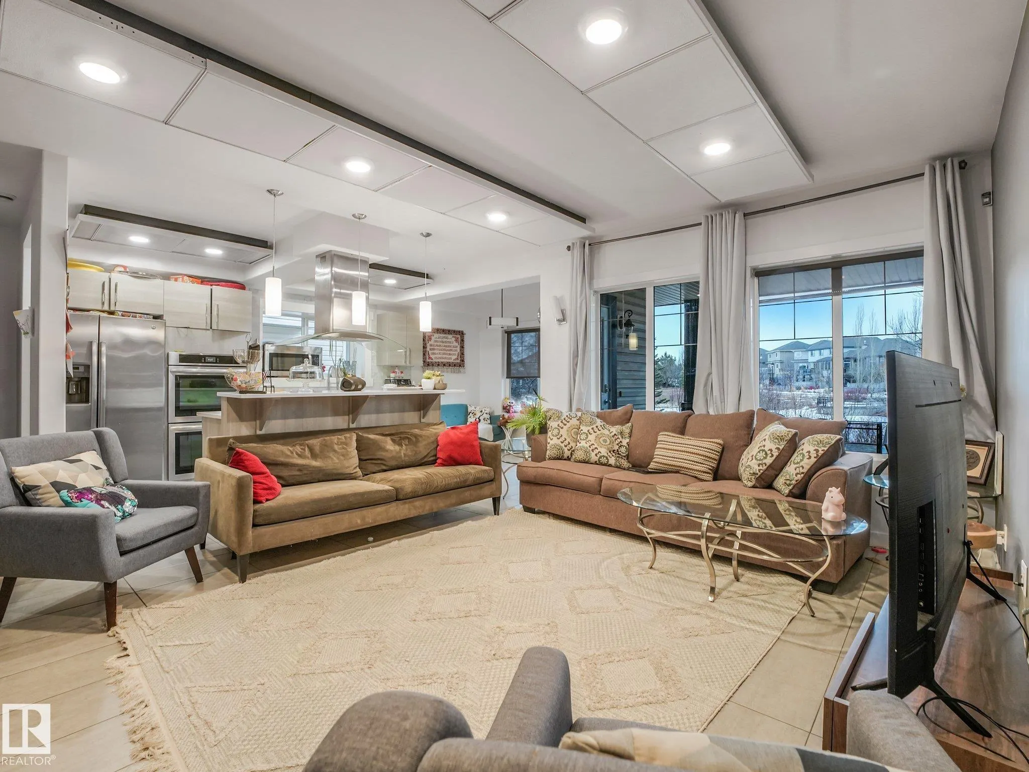 876 HODGINS Road