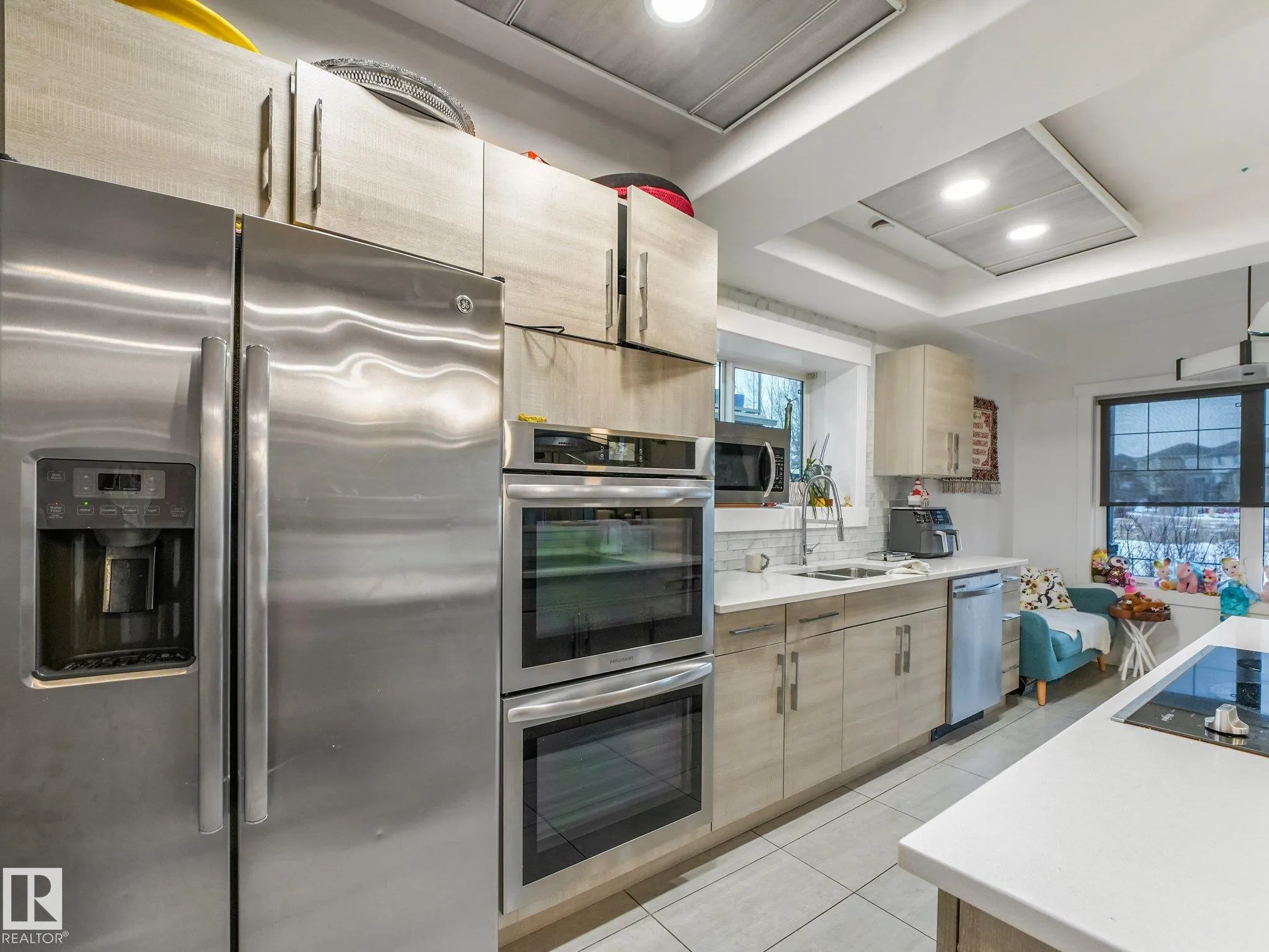 876 HODGINS Road