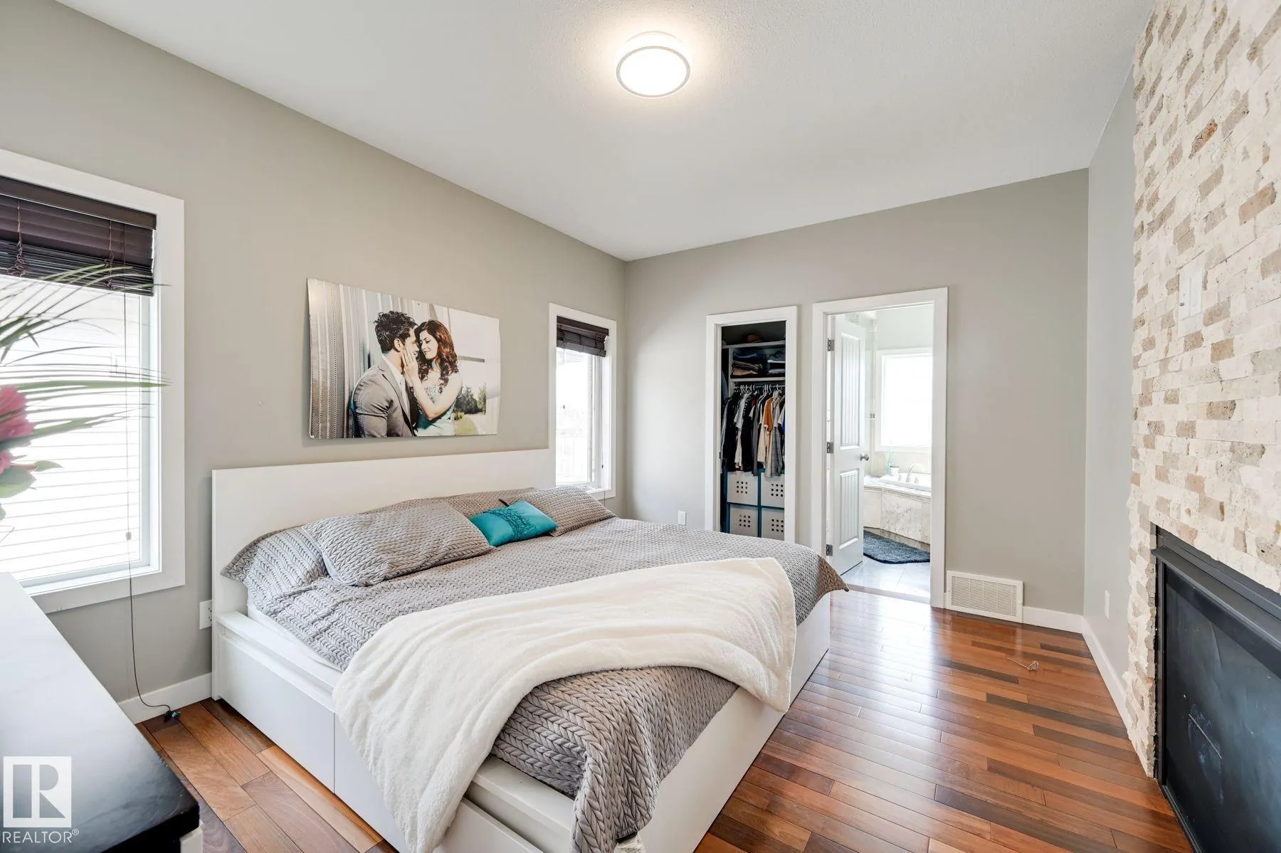 876 HODGINS Road
