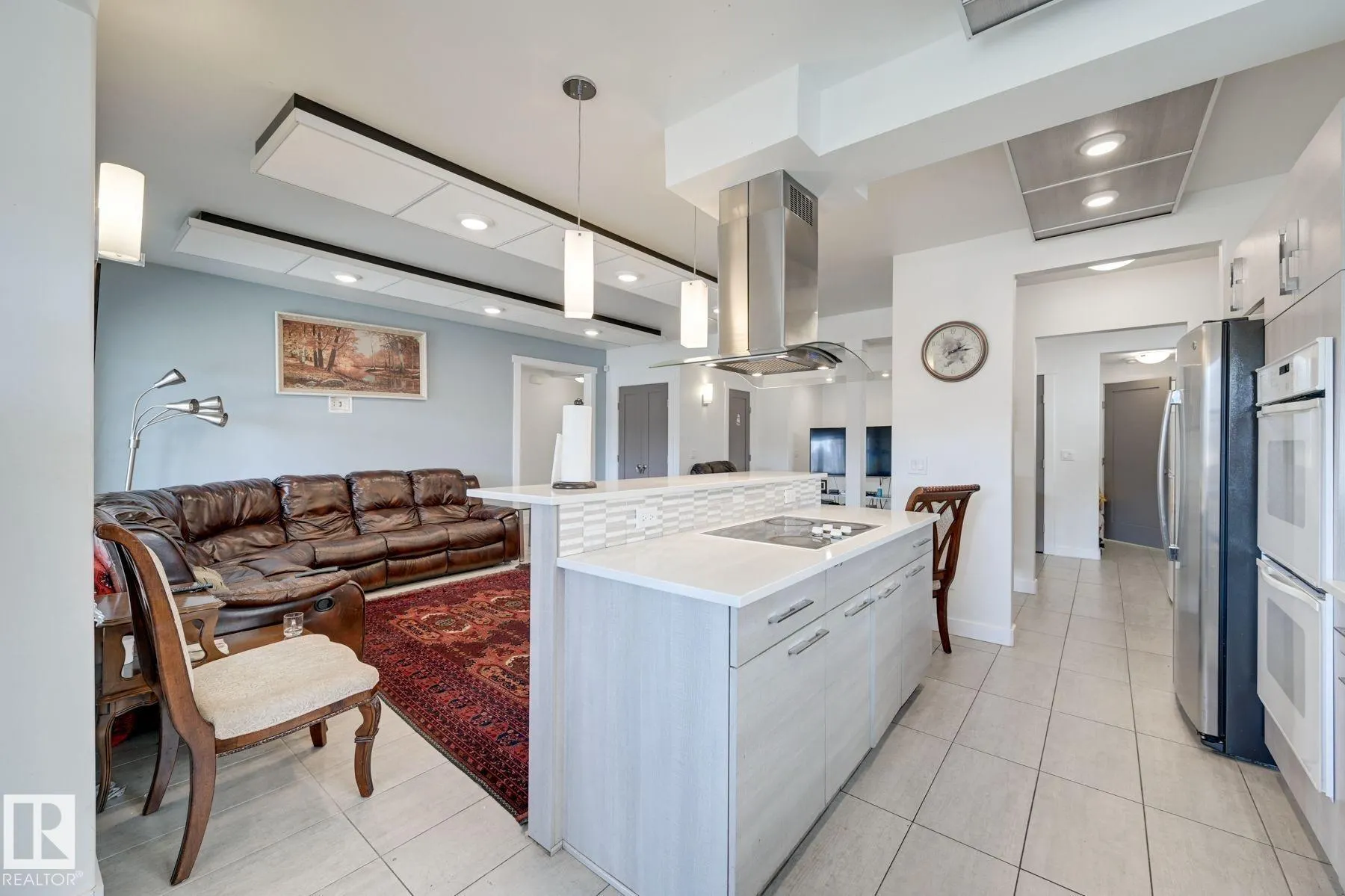 876 HODGINS Road