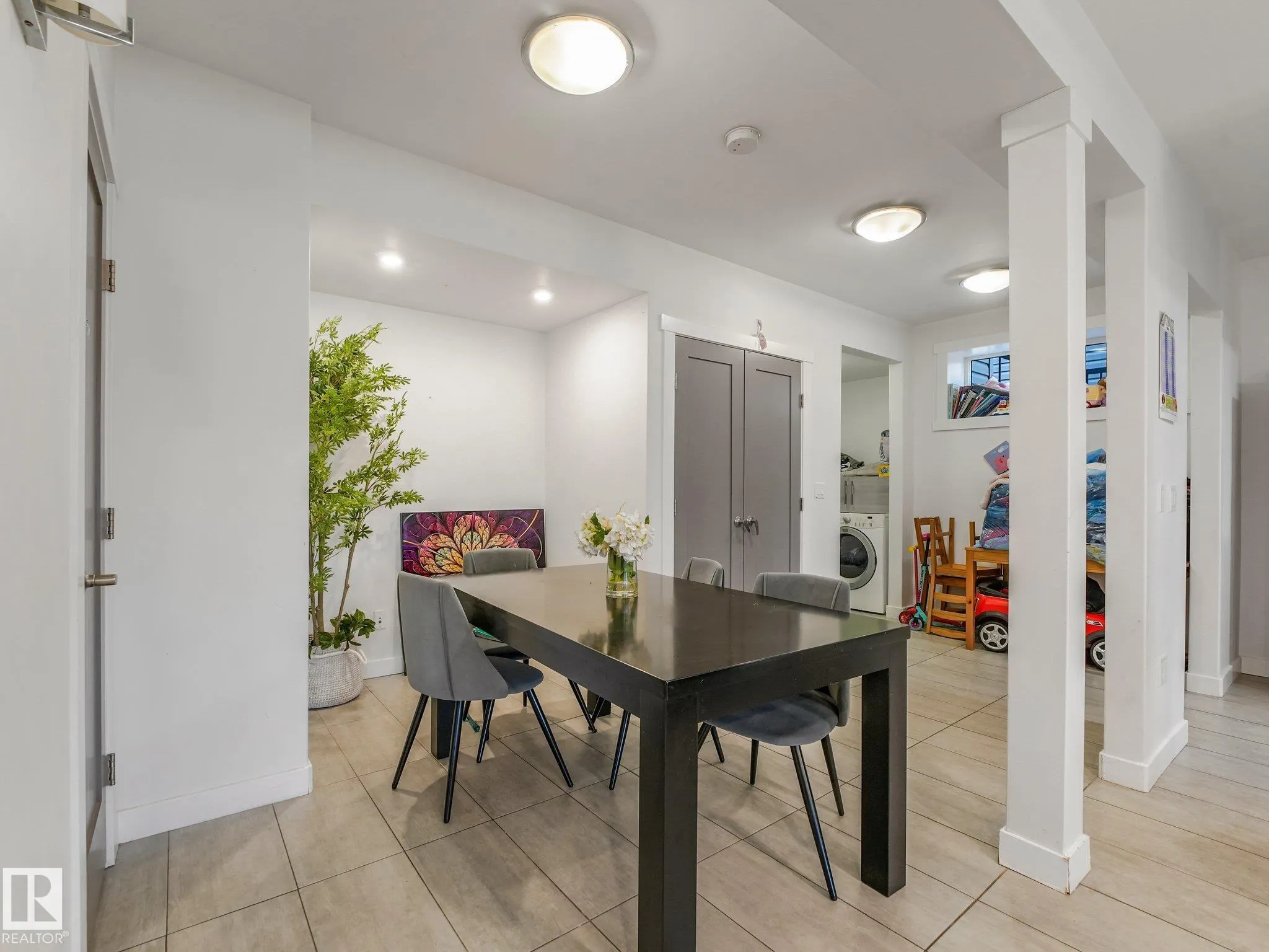876 HODGINS Road