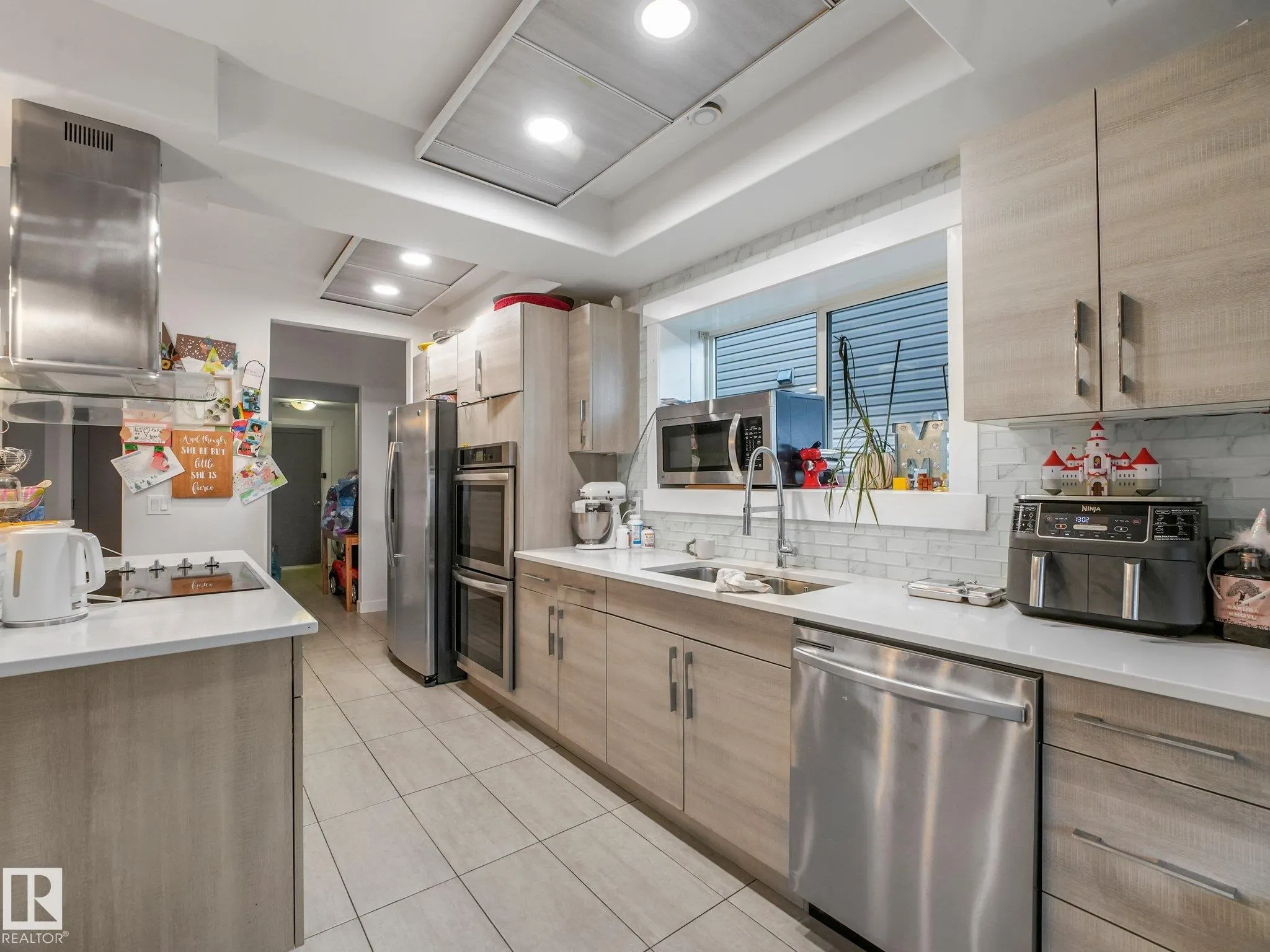 876 HODGINS Road