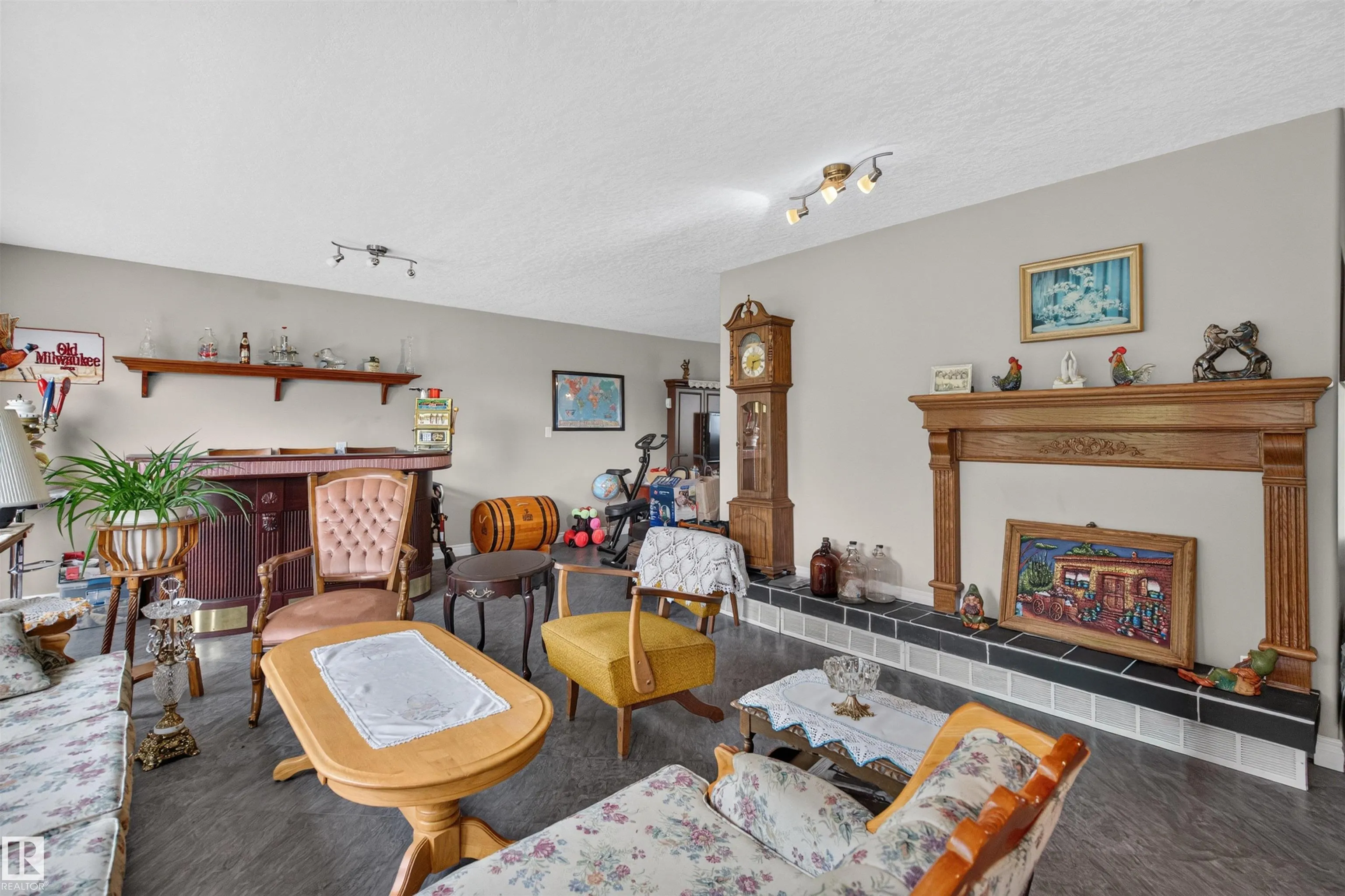 56505 RGE ROAD 233