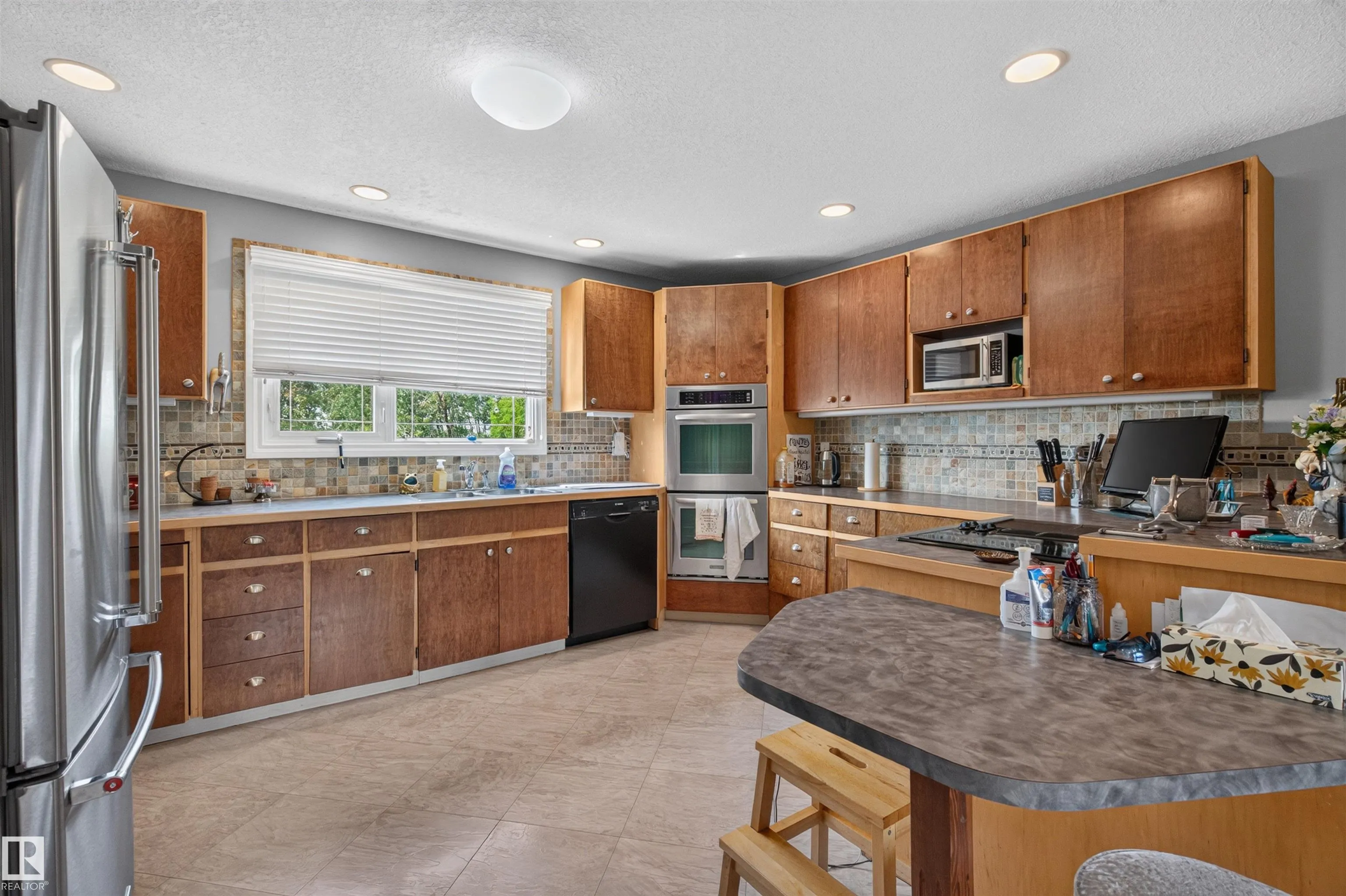 56505 RGE ROAD 233