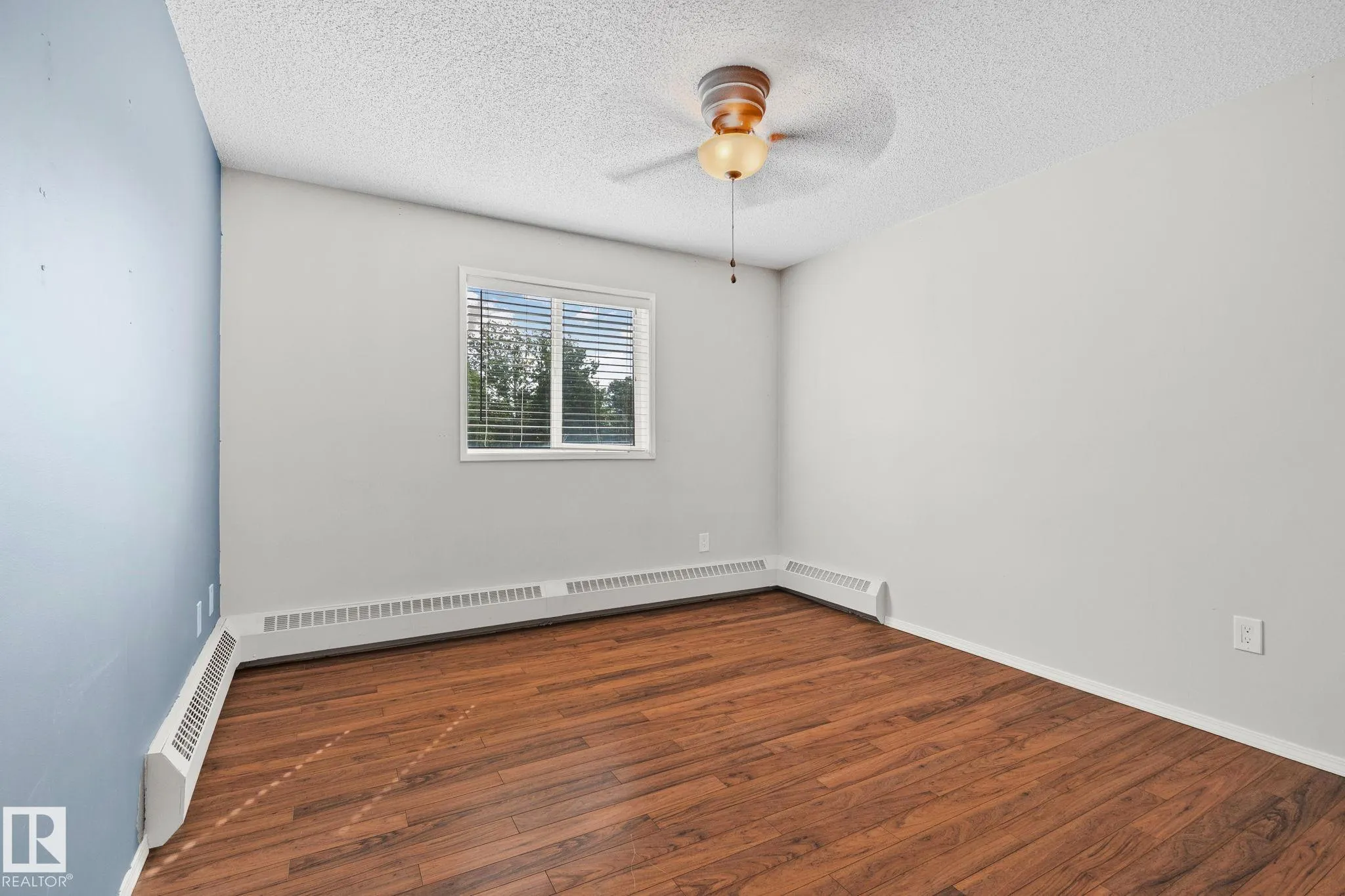 2508 50 Street