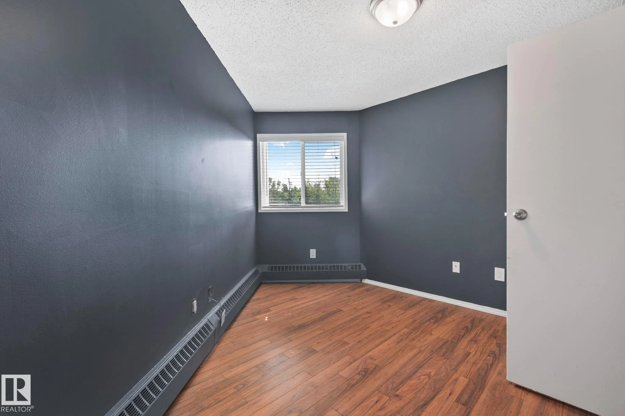 2508 50 Street