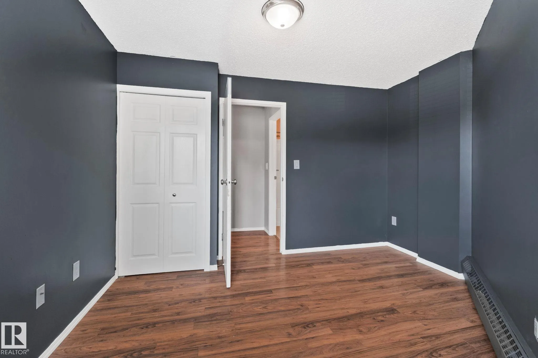 2508 50 Street