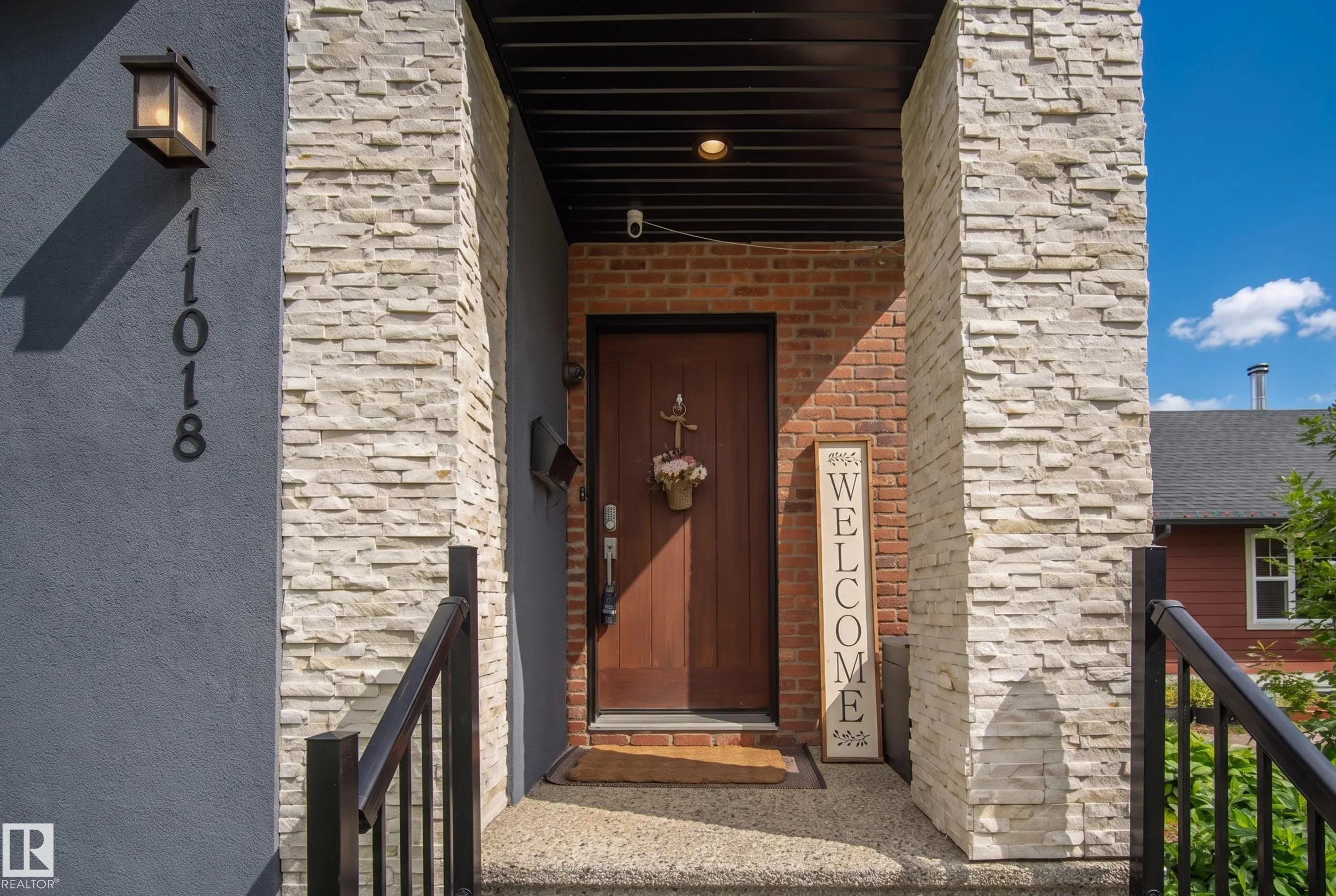 11018 122 Street
