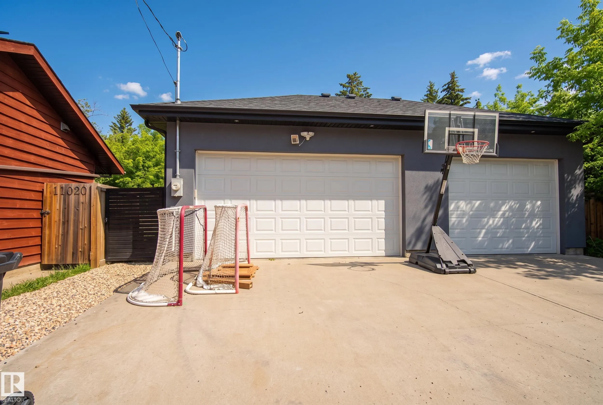 11018 122 Street
