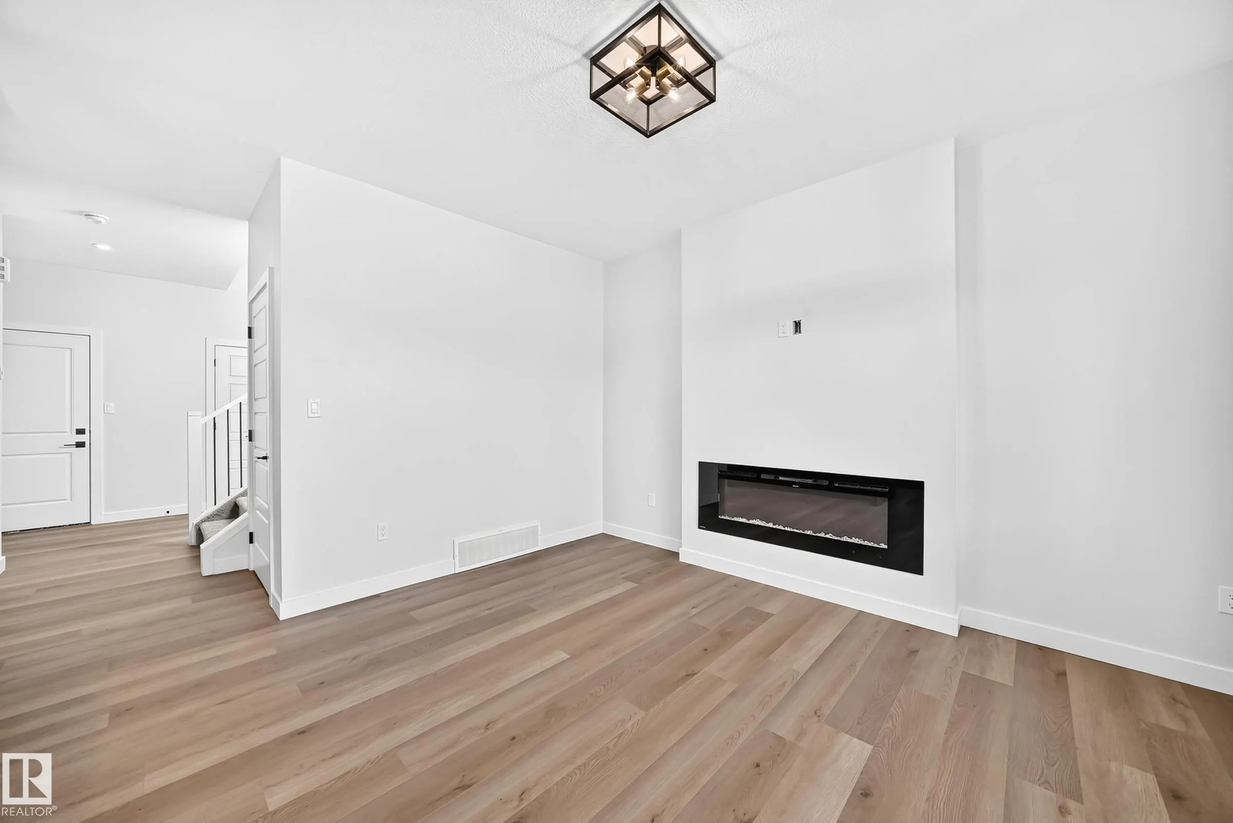 104 Waverly Way