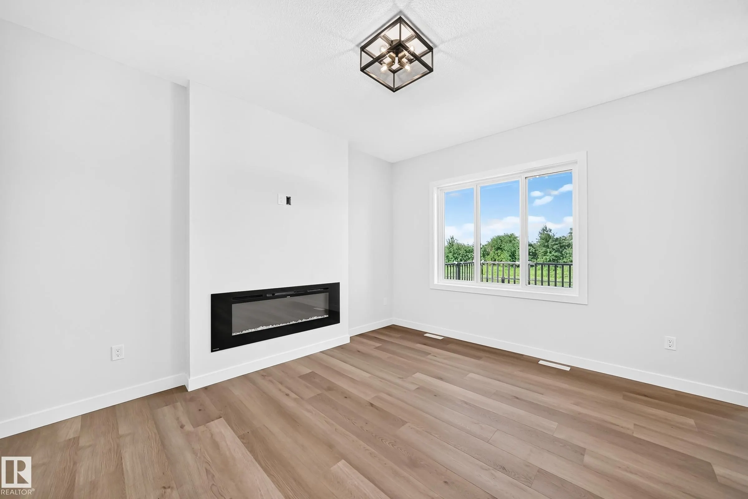 104 Waverly Way