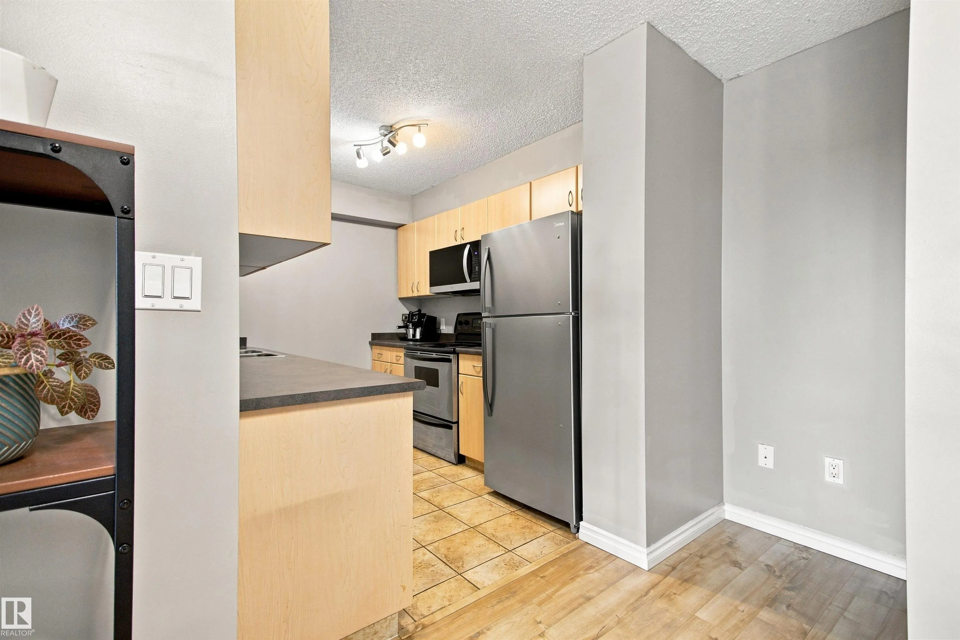 10180 104 Street