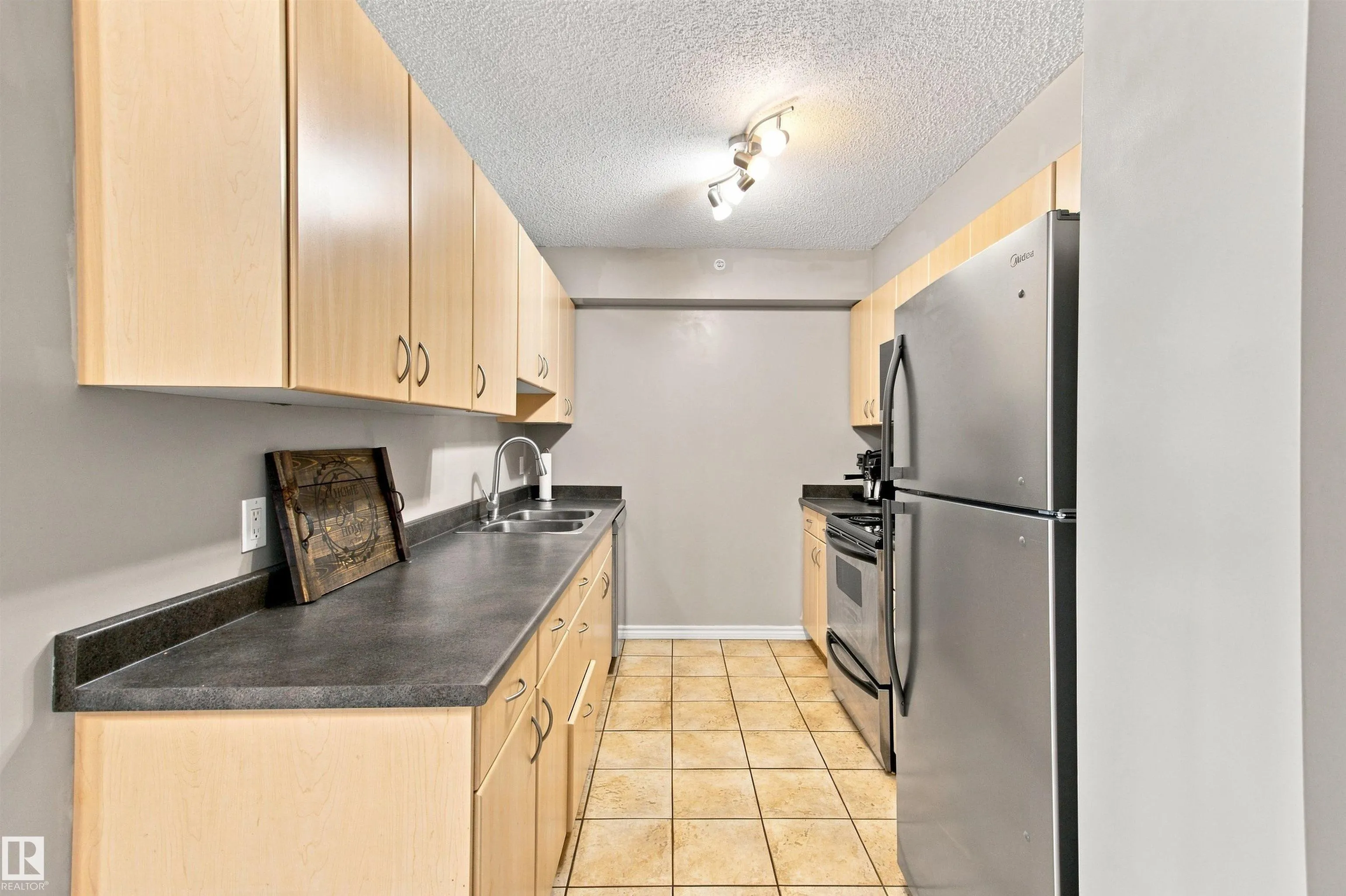 10180 104 Street