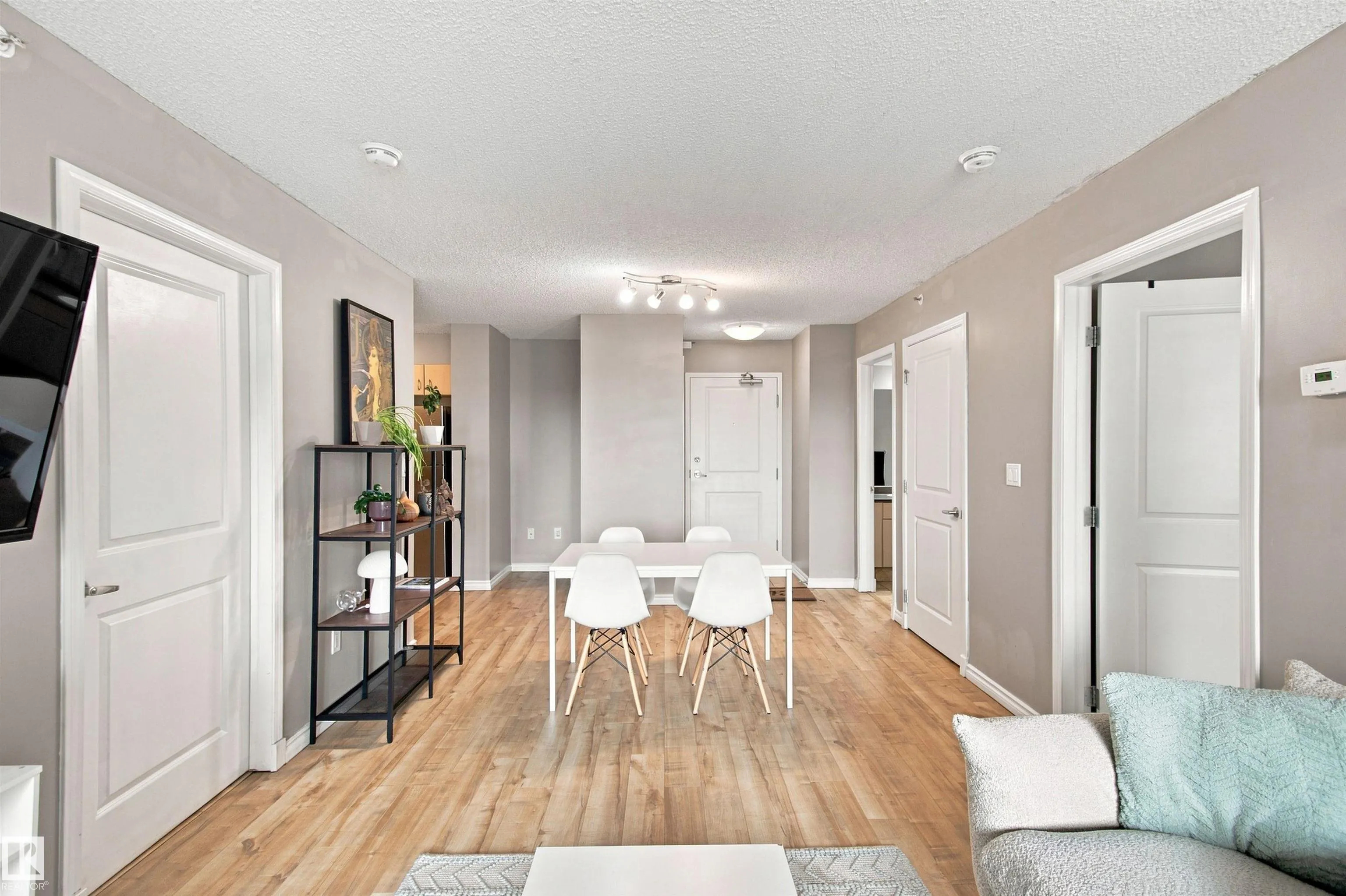 10180 104 Street