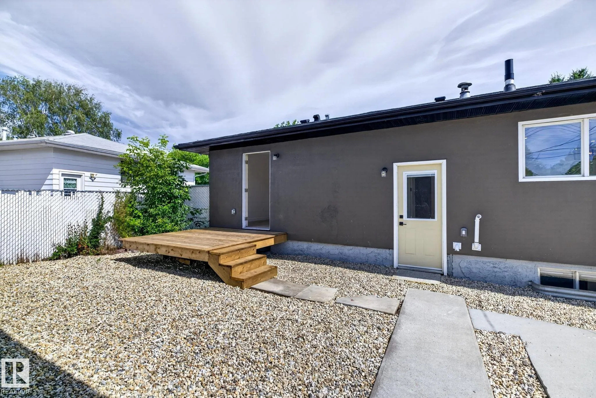 5 PEACE RIVER Drive