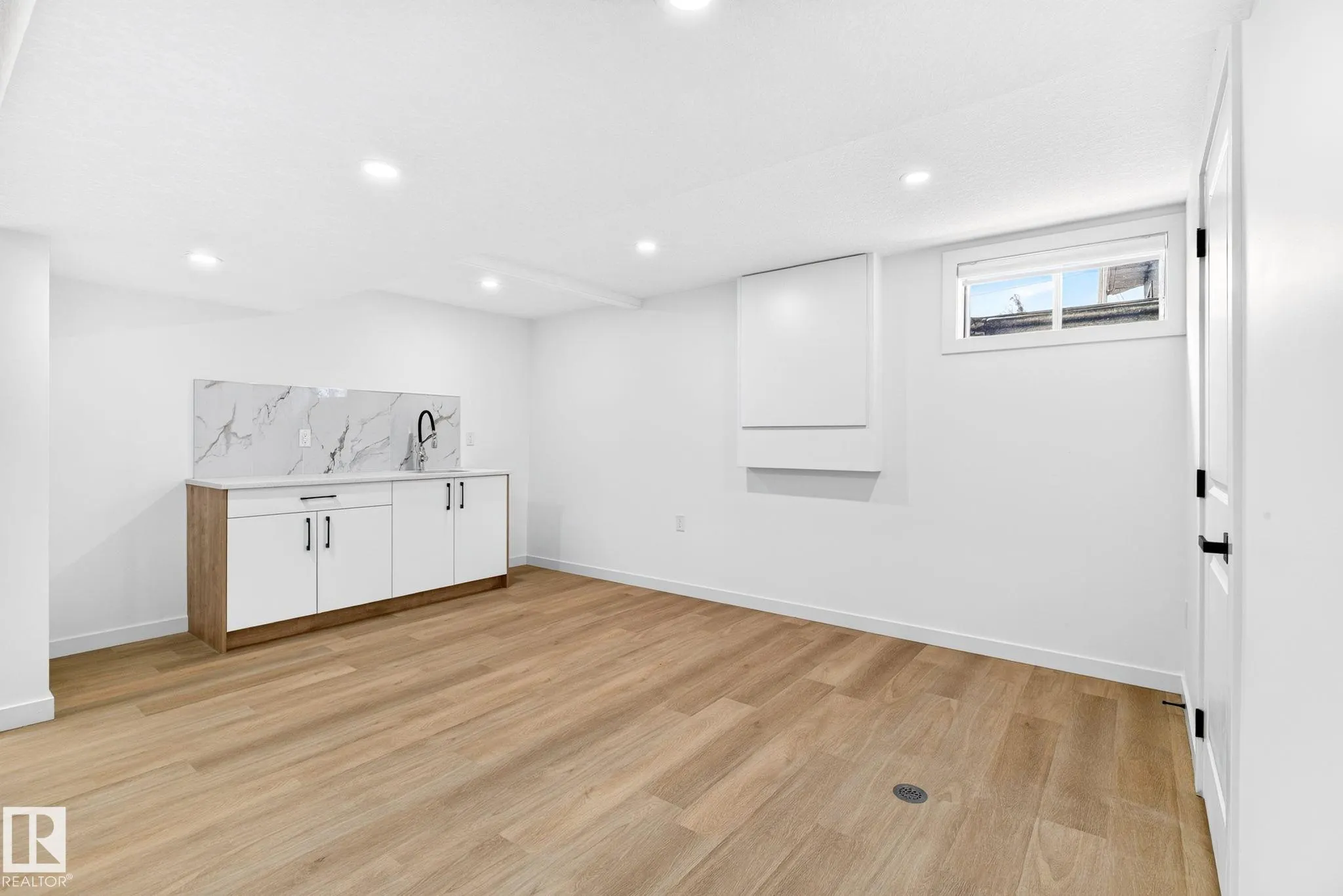 5 PEACE RIVER Drive