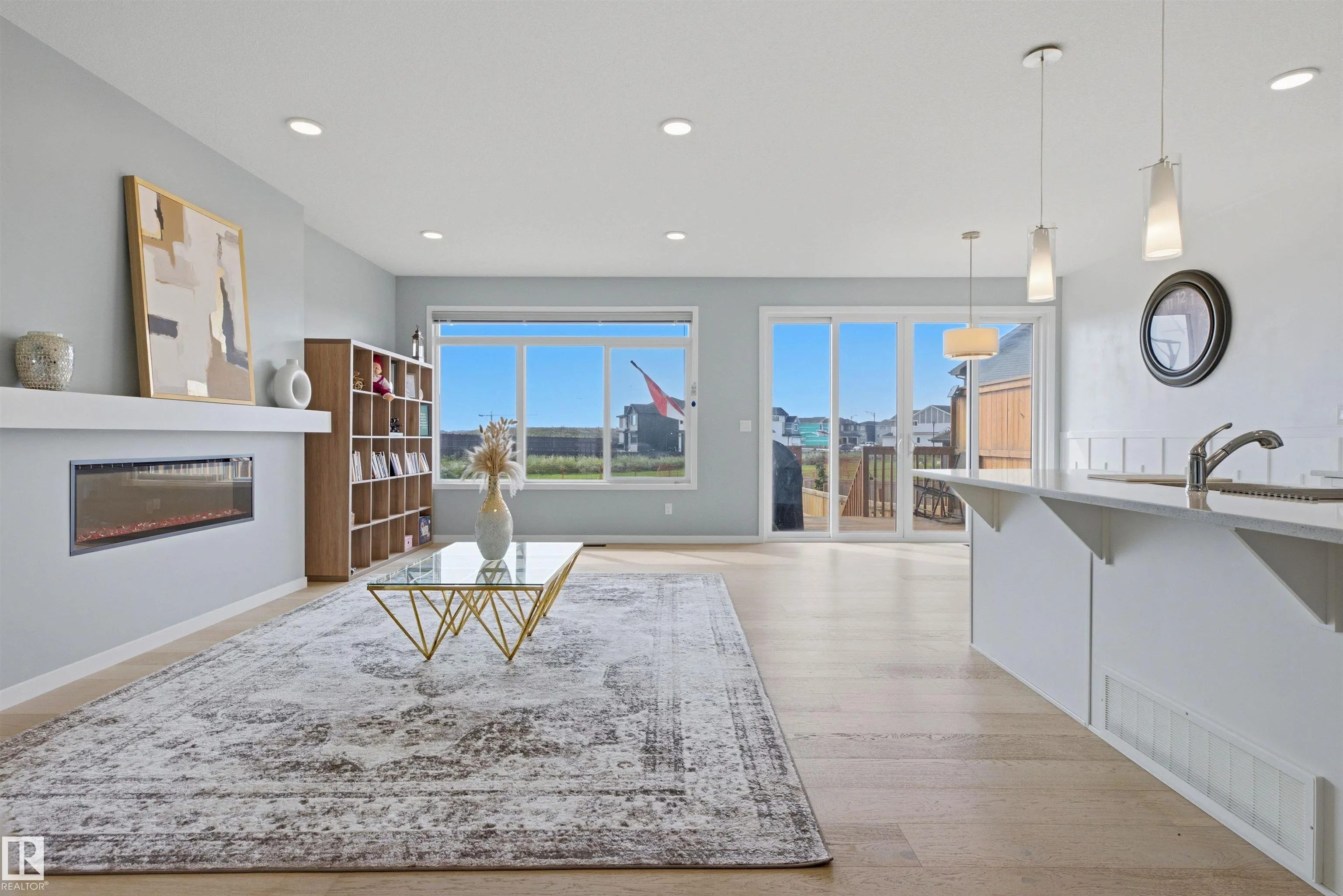 2119 PRICE LANDING