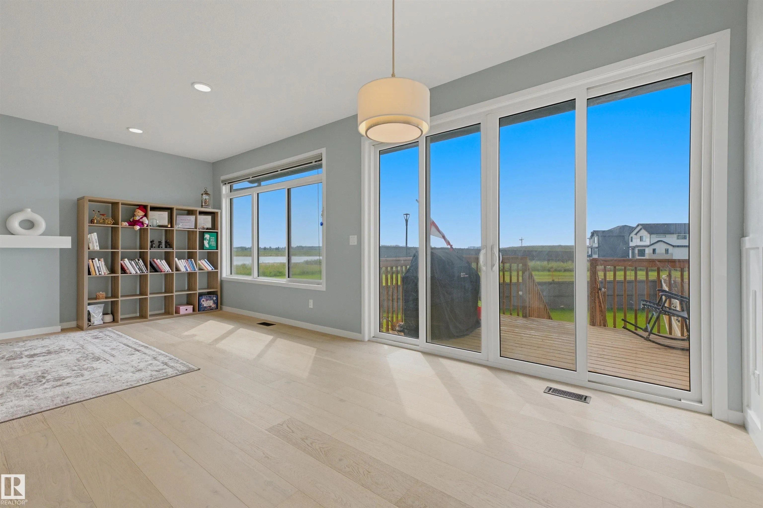 2119 PRICE LANDING