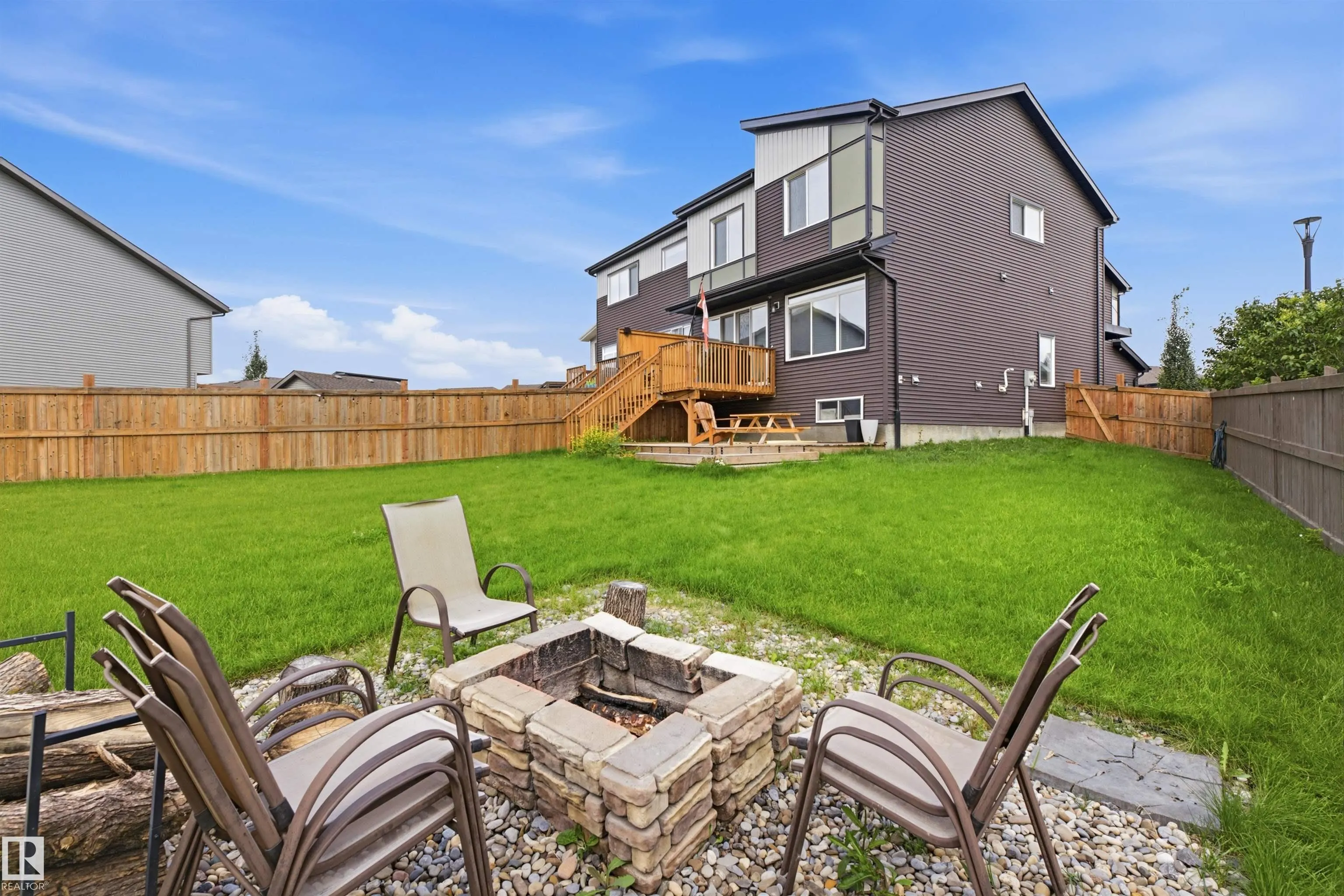 2119 PRICE LANDING