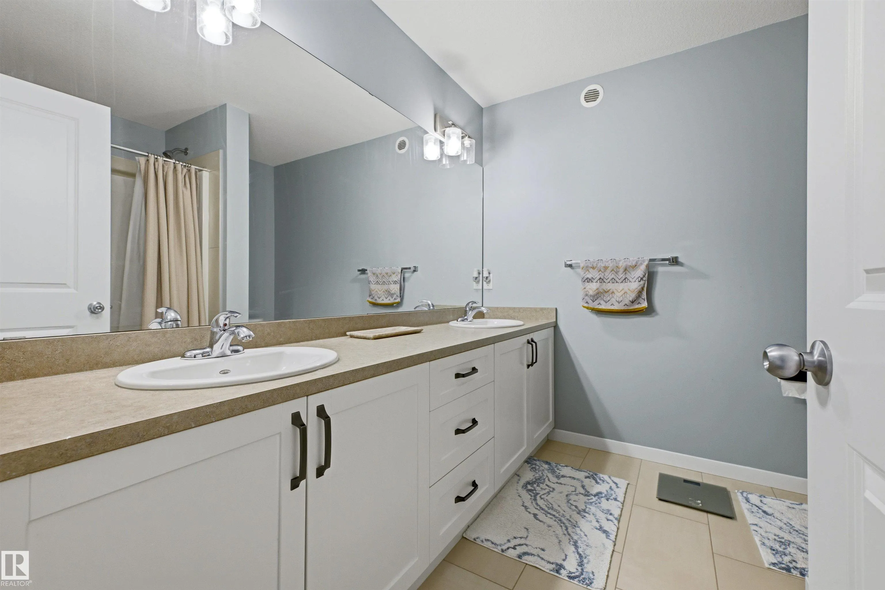 2119 PRICE LANDING