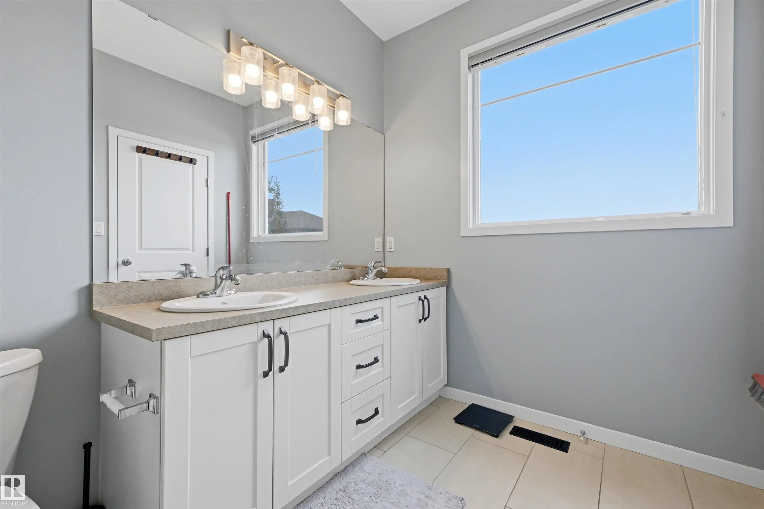 2119 PRICE LANDING
