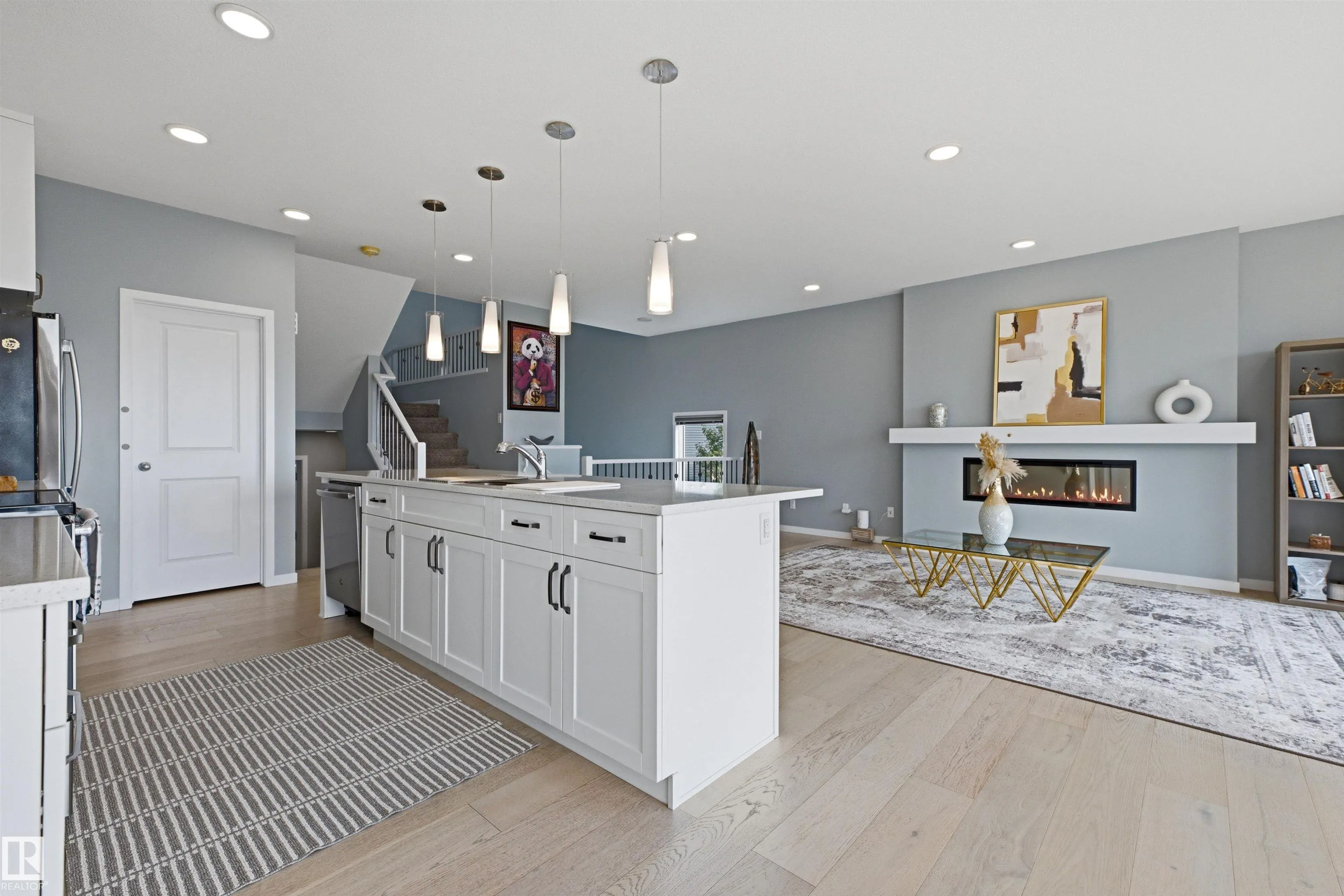 2119 PRICE LANDING