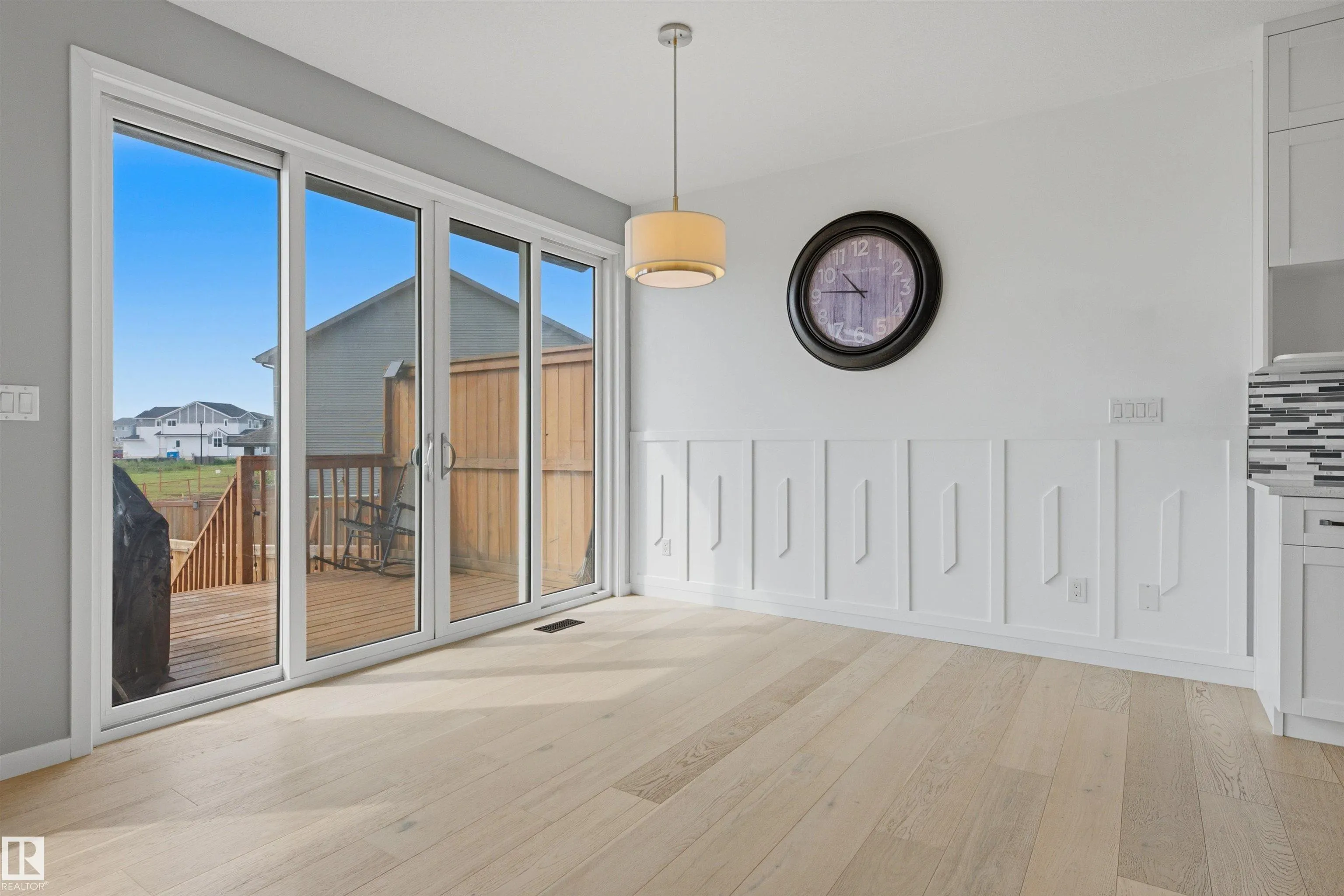 2119 PRICE LANDING